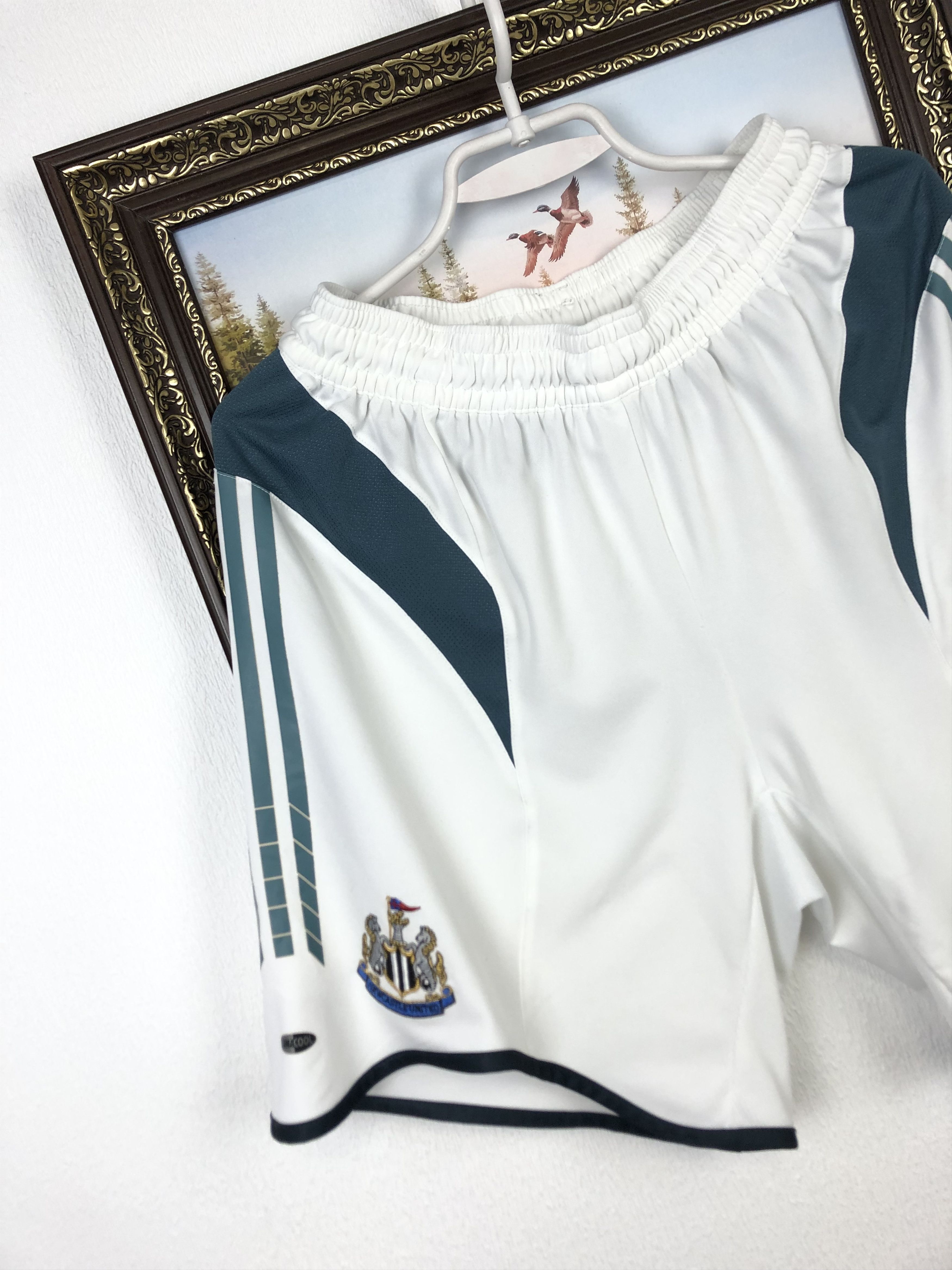 Adidas Vintage Adidas Newcastle United Football Shorts Soccer L Size US 34 / EU 50 - 3 Thumbnail