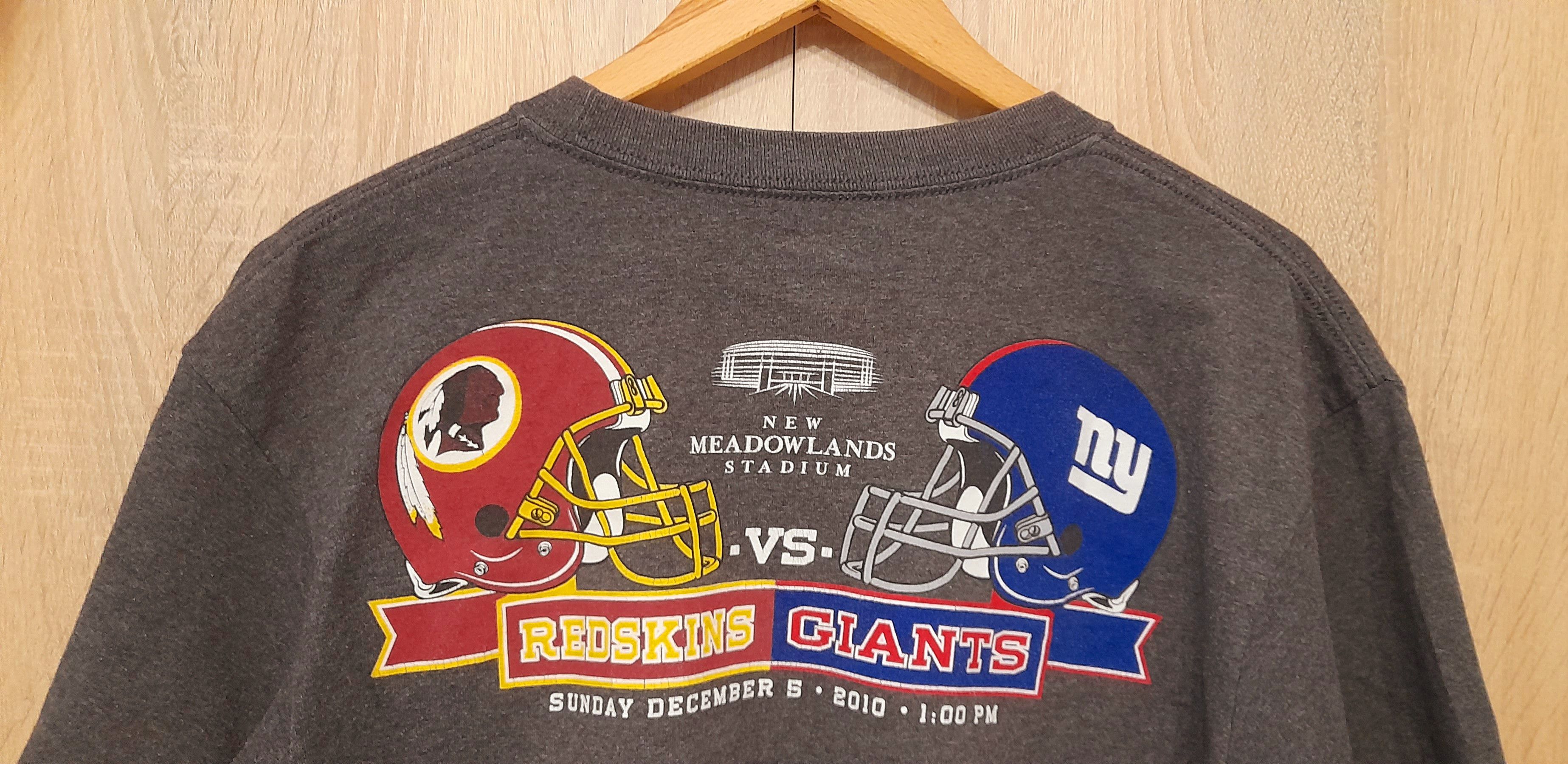 MLB × NFL × Vintage t-shirt new home of New York Giants NY MLB reebok L Redskins Size US L / EU 52-54 / 3 - 4 Thumbnail
