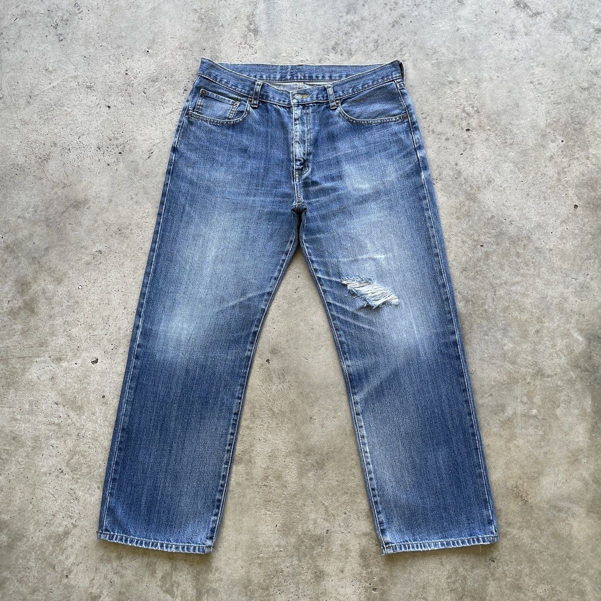 Japanese Brand Vintage Distressed Japanese Faded Jeans Pants Denim W34 Size US 34 / EU 50 - 1 Thumbnail