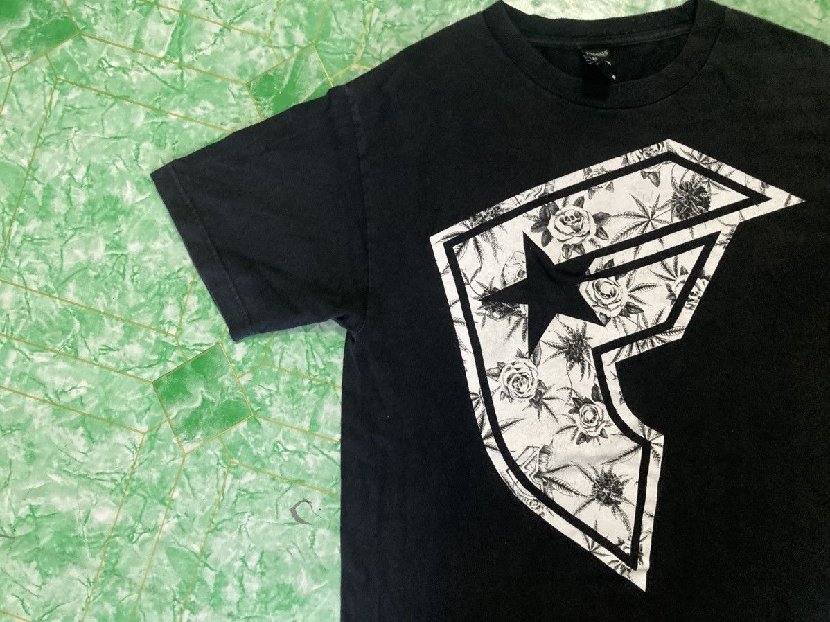 Almost Famous × Famous Stars And Straps × Naked & Famous Vintage T Shirt Famous Big Logo Size US L / EU 52-54 / 3 - 2 Thumbnail