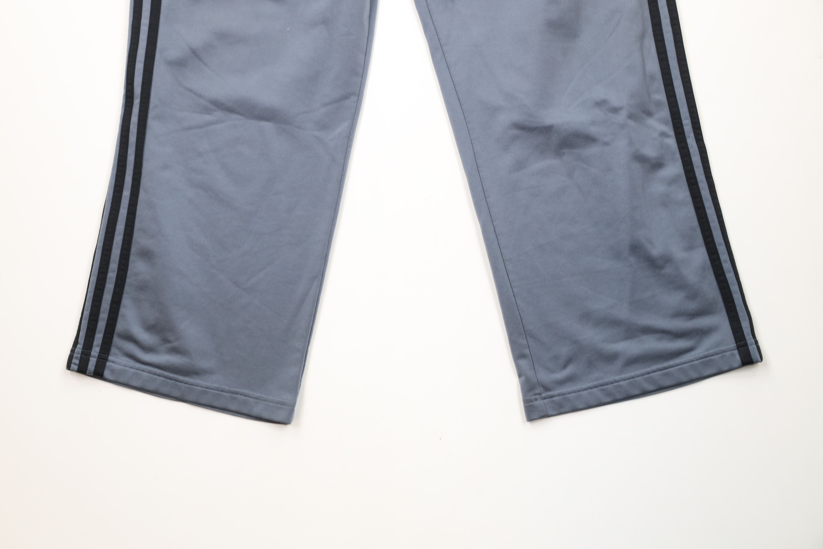 Vintage Vintage Y2K Adidas Striped Wide Leg Sweatpants Pants Gray Size US 34 / EU 50 - 4 Thumbnail