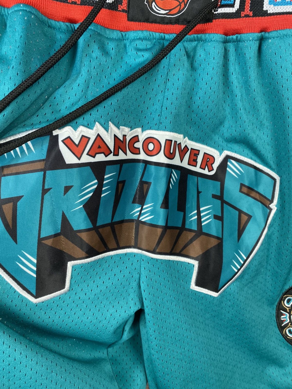 Just Don × Mitchell & Ness Just Don Vancouver Grizzles Shorts Size US 32 / EU 48 - 3 Thumbnail