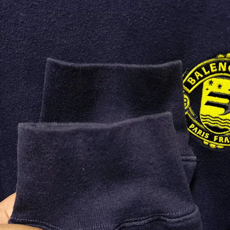 Balenciaga Balenciaga Manchester United Embroidered Logo Hoodie Size US XS / EU 42 / 0 - 5 Thumbnail