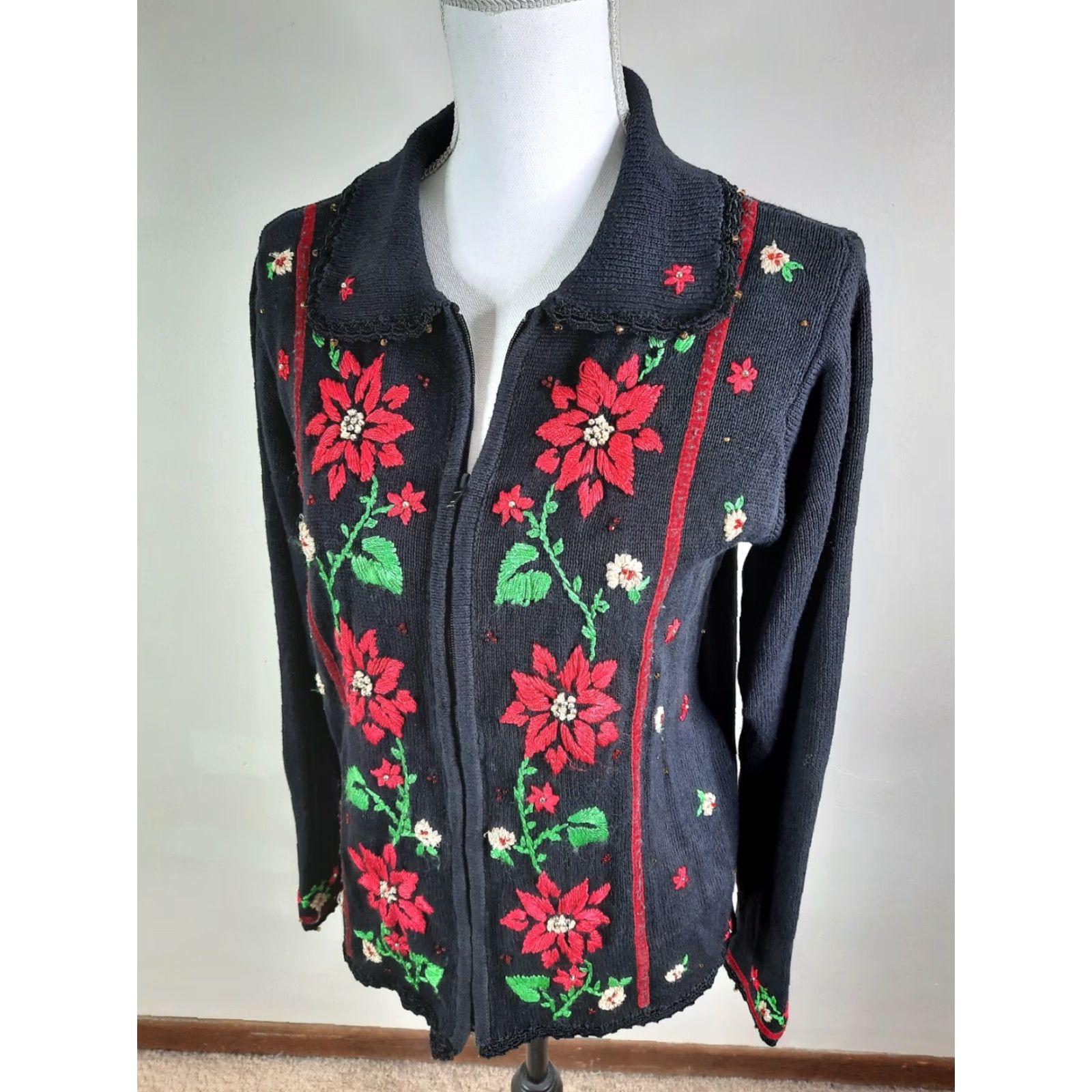 Vintage VINTAGE Cardigan Sweater Christmas Embroidered Poinsettia Black S Womens 90s Winter Size S / US 4 / IT 40 - 5 Thumbnail