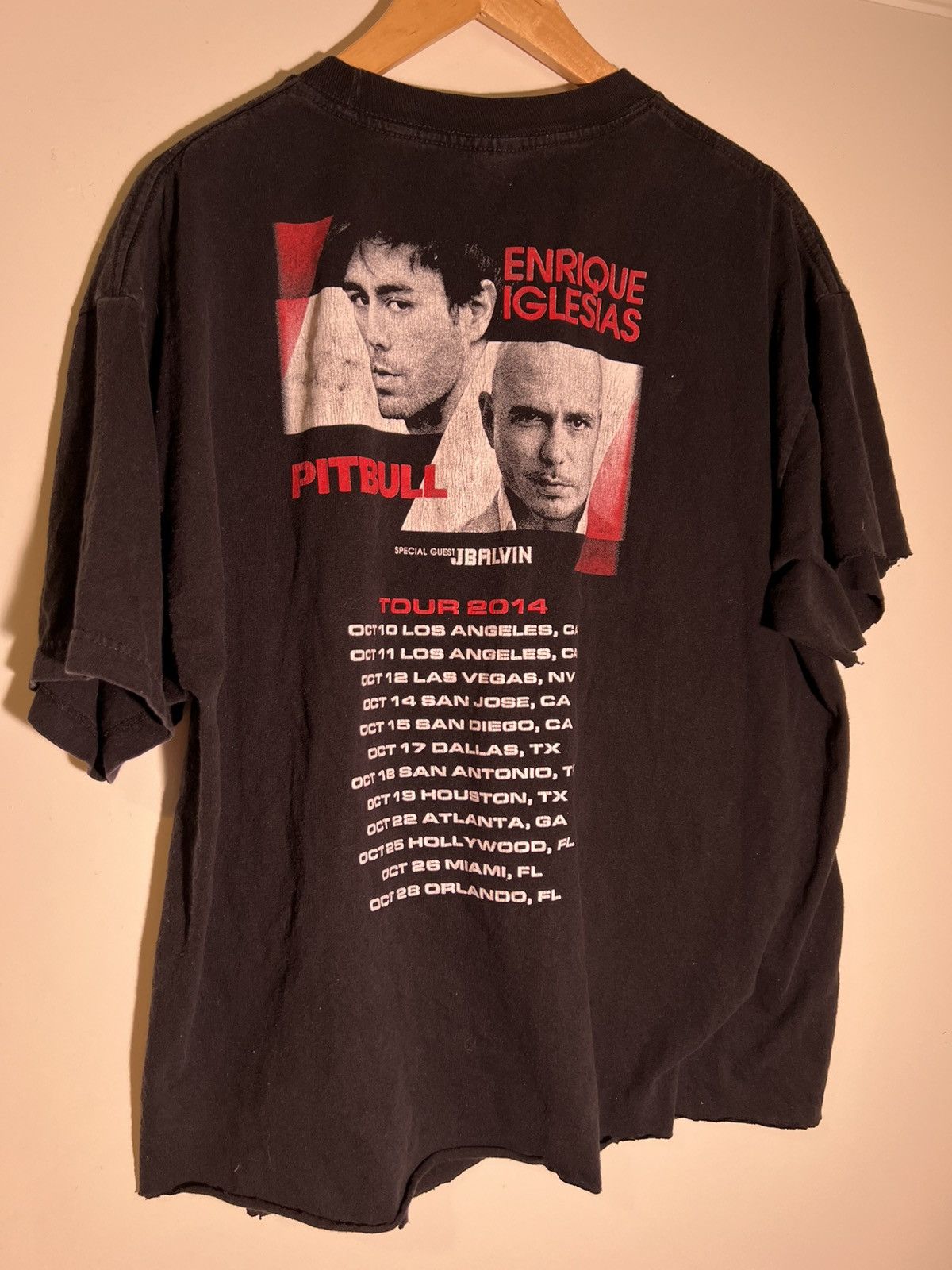 Band Tees 2014 Enrique Iglesias Pitbull Latino Streetwear Tour Shirt Size US L / EU 52-54 / 3 - 2 Thumbnail