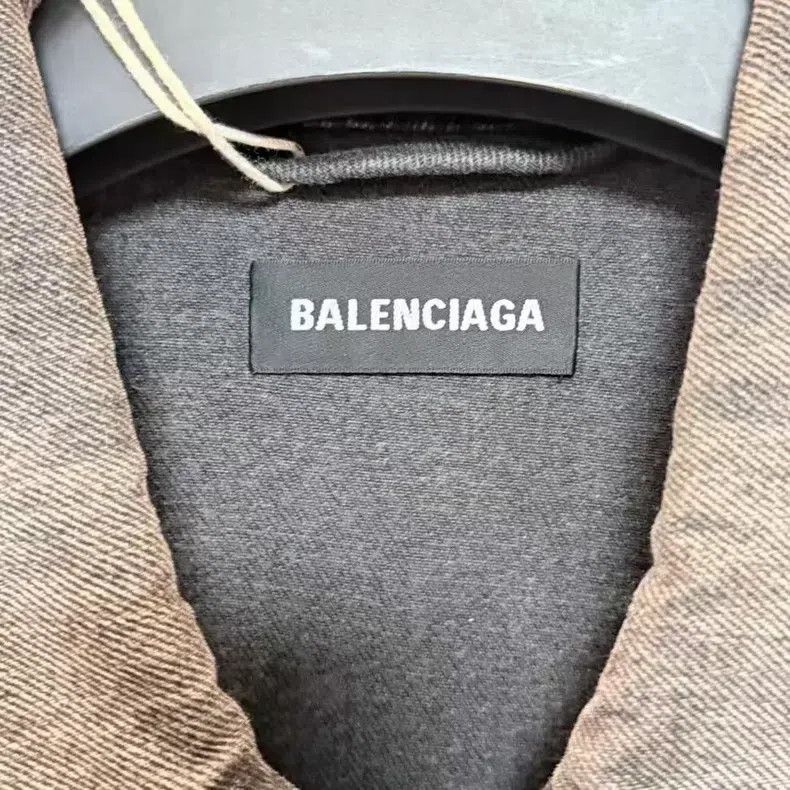Balenciaga Balenciaga Earth Embroidered Denim Jacket Size US S / EU 44-46 / 1 - 3 Thumbnail
