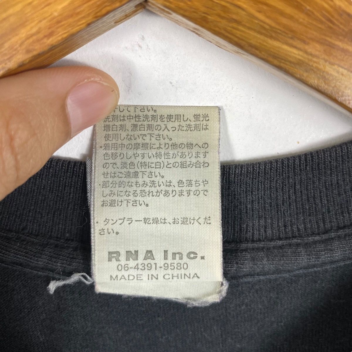 Japanese Brand Vintage RNA INC We're The 1% Who Don't Fit And Don't Care Size M / US 6-8 / IT 42-44 - 9 Thumbnail