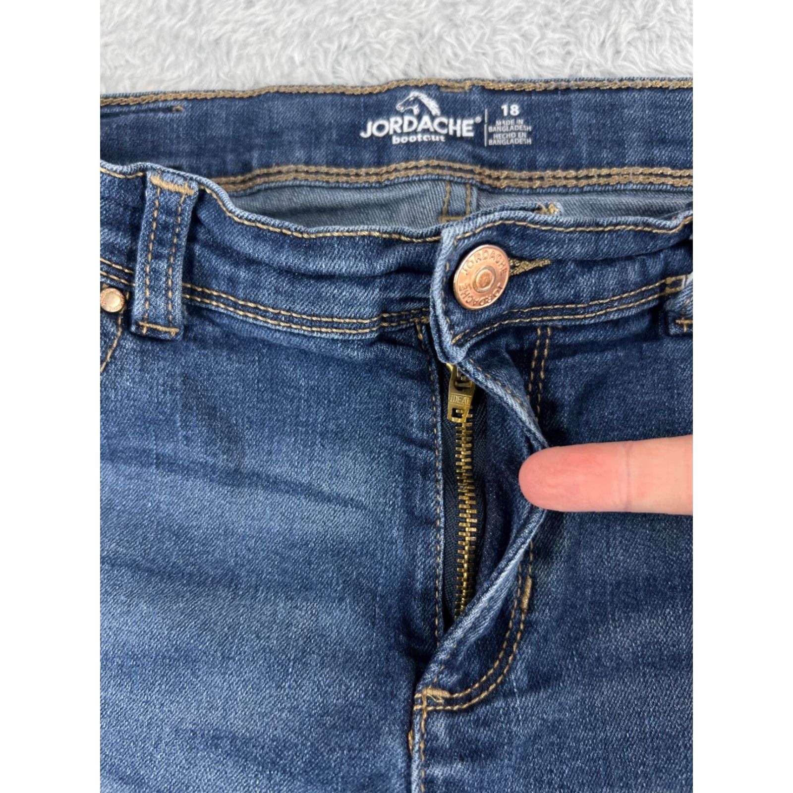 Jordache Jordache Jeans Pant Bootscut Denim Mid Rise 18 Juniors 26x27 Blue Cotton Blend Women 5-Pocket Distressed Embroidered Zipper 90s? (adjust if no decade) Size 40" / US 18 - 5 Thumbnail