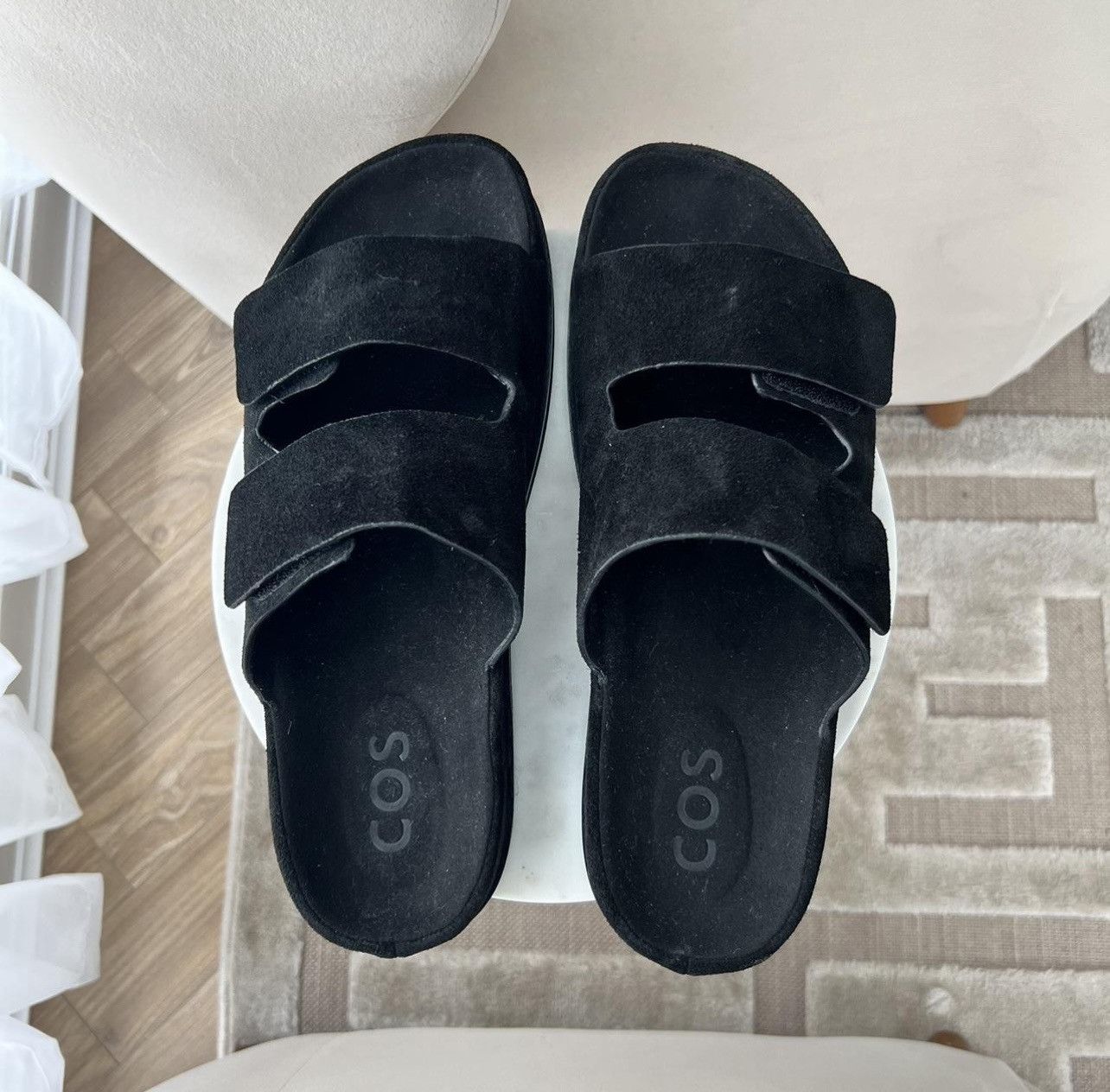 Cos COS BLACK AUEDE SLIDES SANDALS BRAND NEW SIZE UK 8 EU 42 Size US 9 / EU 42 - 4 Thumbnail