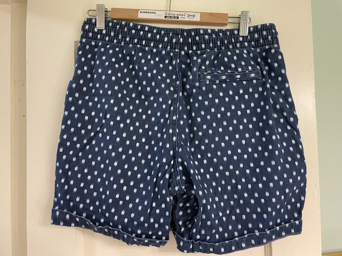 Old Navy Blue Denim Spotted Shorts Size US 34 / EU 50 - 2 Thumbnail