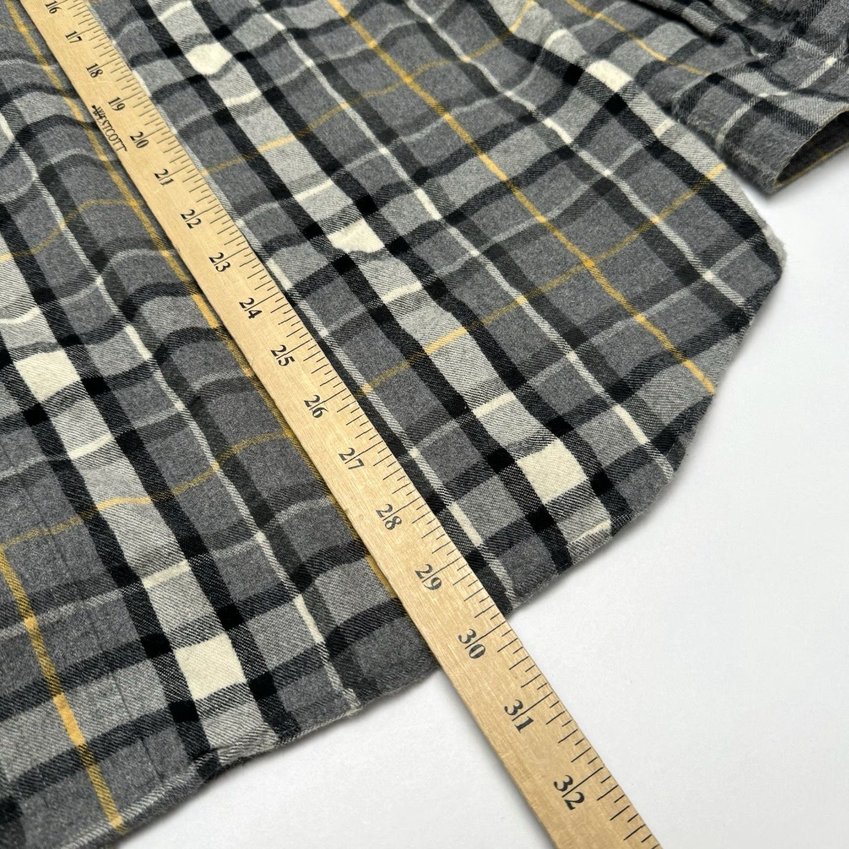 Vintage VINTAGE L.L. Bean Men's Regular Fit XL Button-Up Flannel Shirt Gray/Yellow 100% Cotton Plaid Long Sleeve Button-Down Size US XL / EU 56 / 4 - 6 Thumbnail