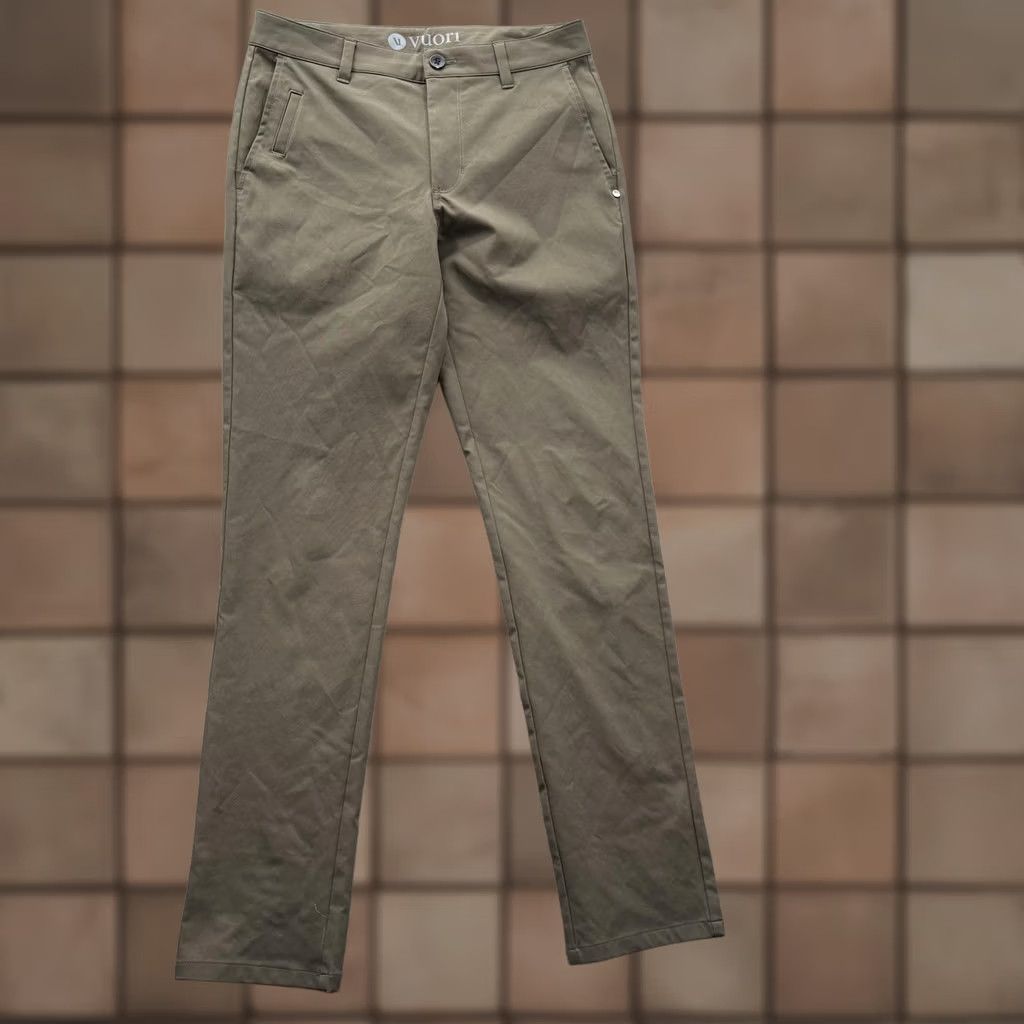 Vuori Vuori Pants Mens 28 Green 28x30 Fits Slim Fit Stretch Performance Chino Size US 28 / EU 44 - 1 Thumbnail