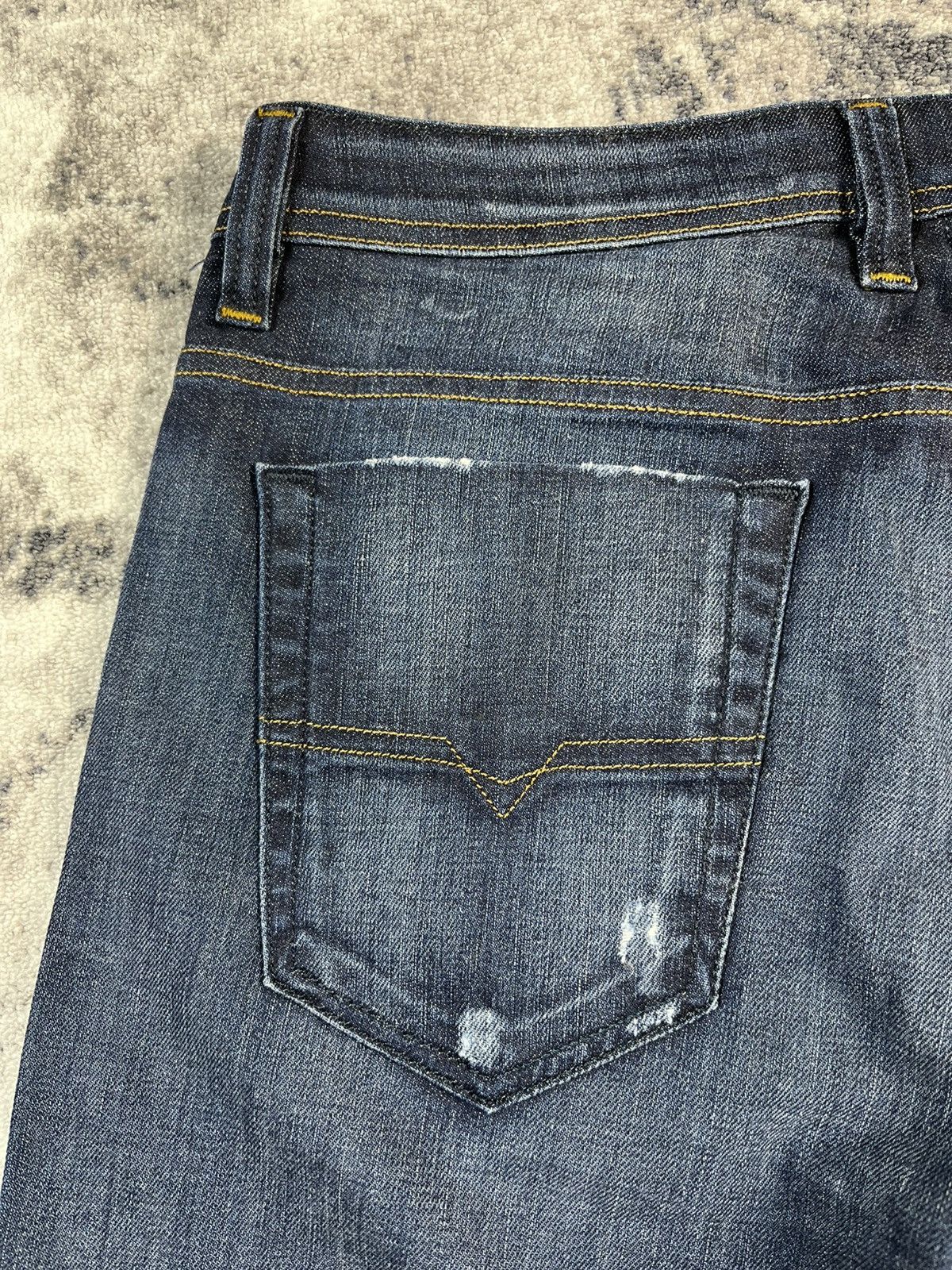 Diesel Diesel Viker Jeans Dark Wash Straight Stretch W33 Size US 33 - 13 Thumbnail