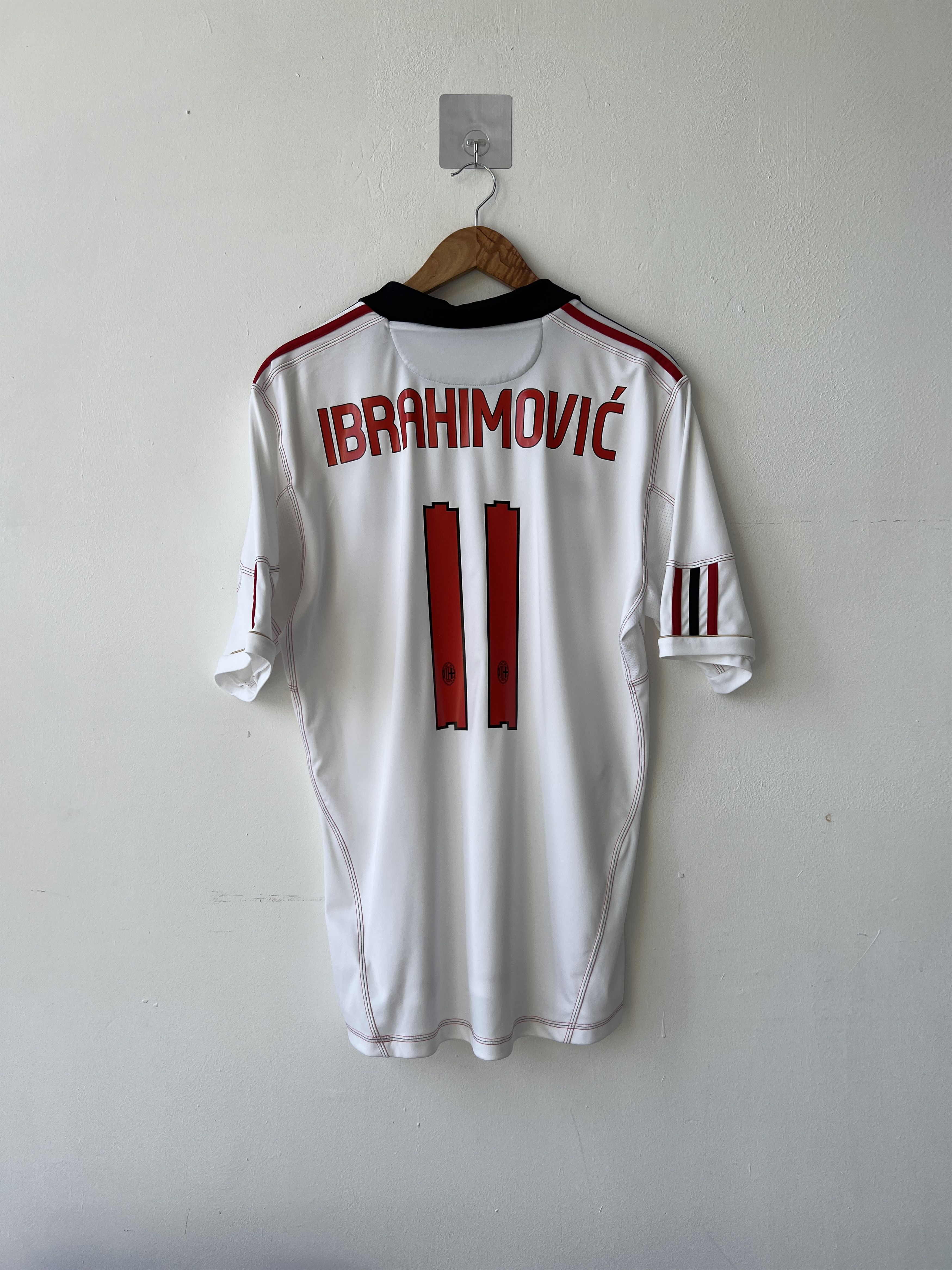 Adidas (L) AC Milan 2010-11 Away Kit Ibrahimovic #11 Size US L / EU 52-54 / 3 - 1 Thumbnail