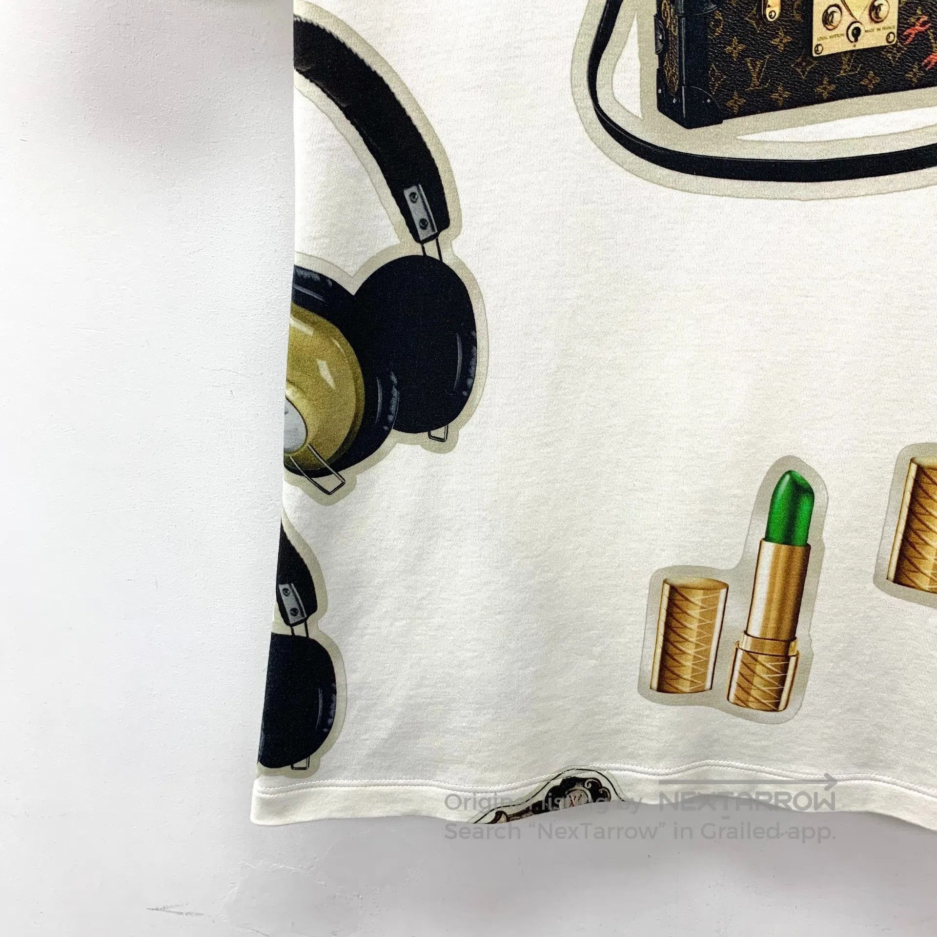 Louis Vuitton Louis Vuitton White bag cosmetic print round neck short sl Size US XS / EU 42 / 0 - 4 Thumbnail