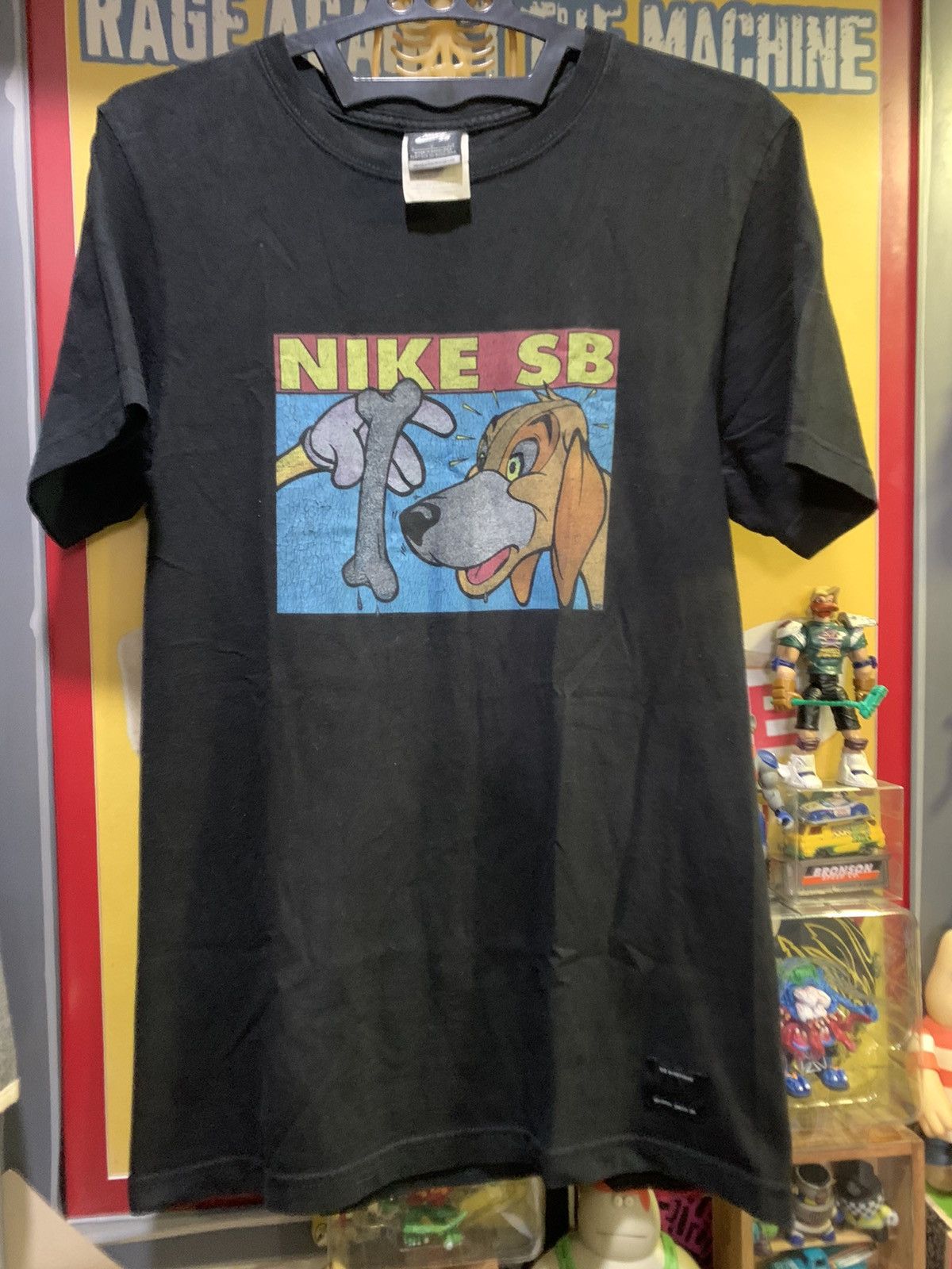 Nike SB Vintage NIKE SB + KOZIK “Dog Bone” Big Logo Skate Tee Size US S / EU 44-46 / 1 - 2 Thumbnail