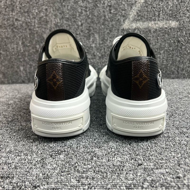 Louis Vuitton Louis Vuitton Squad Comfortable Casual Sneakers for Women - Size US 6 / IT 36 - 3 Thumbnail