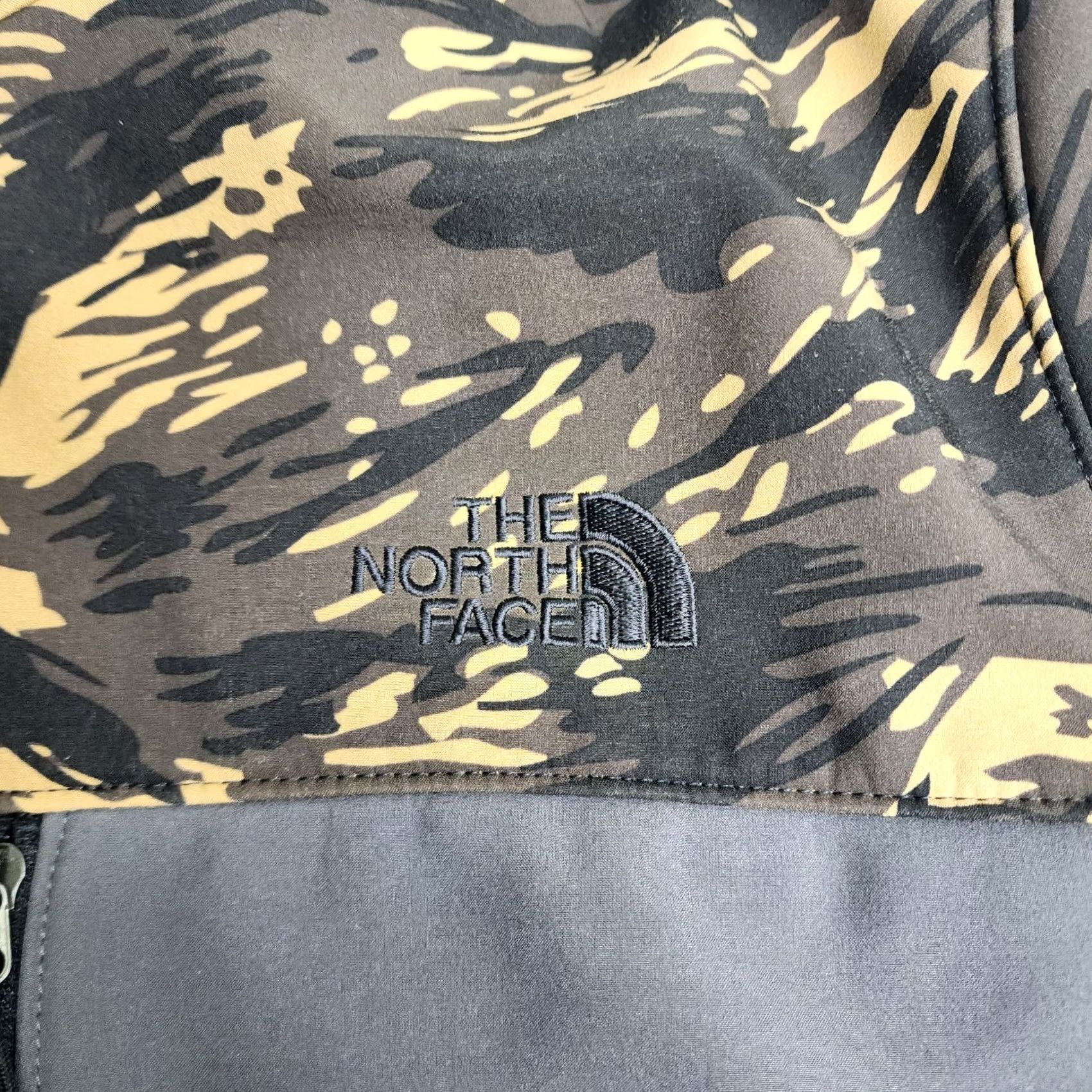 The North Face The North Face Camouflage Softshell Windwall Jacket Mens Large Brown Gray Size US L / EU 52-54 / 3 - 4 Thumbnail