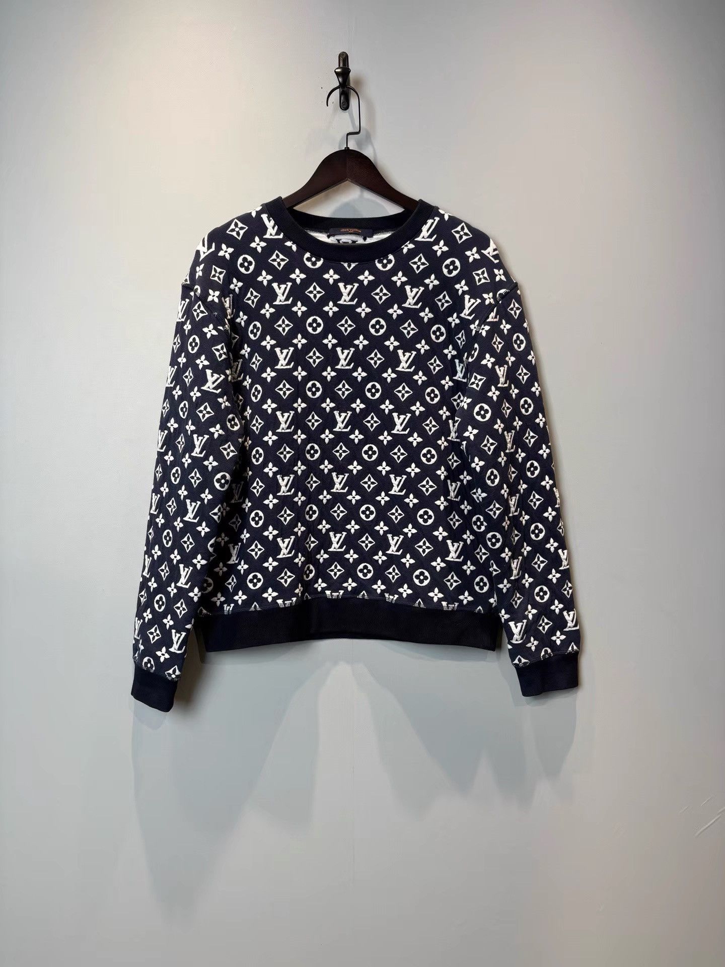 Louis Vuitton Louis Vuitton Space Graphic Navy Blue Crewneck K36 Size US M / EU 48-50 / 2 - 1 Thumbnail