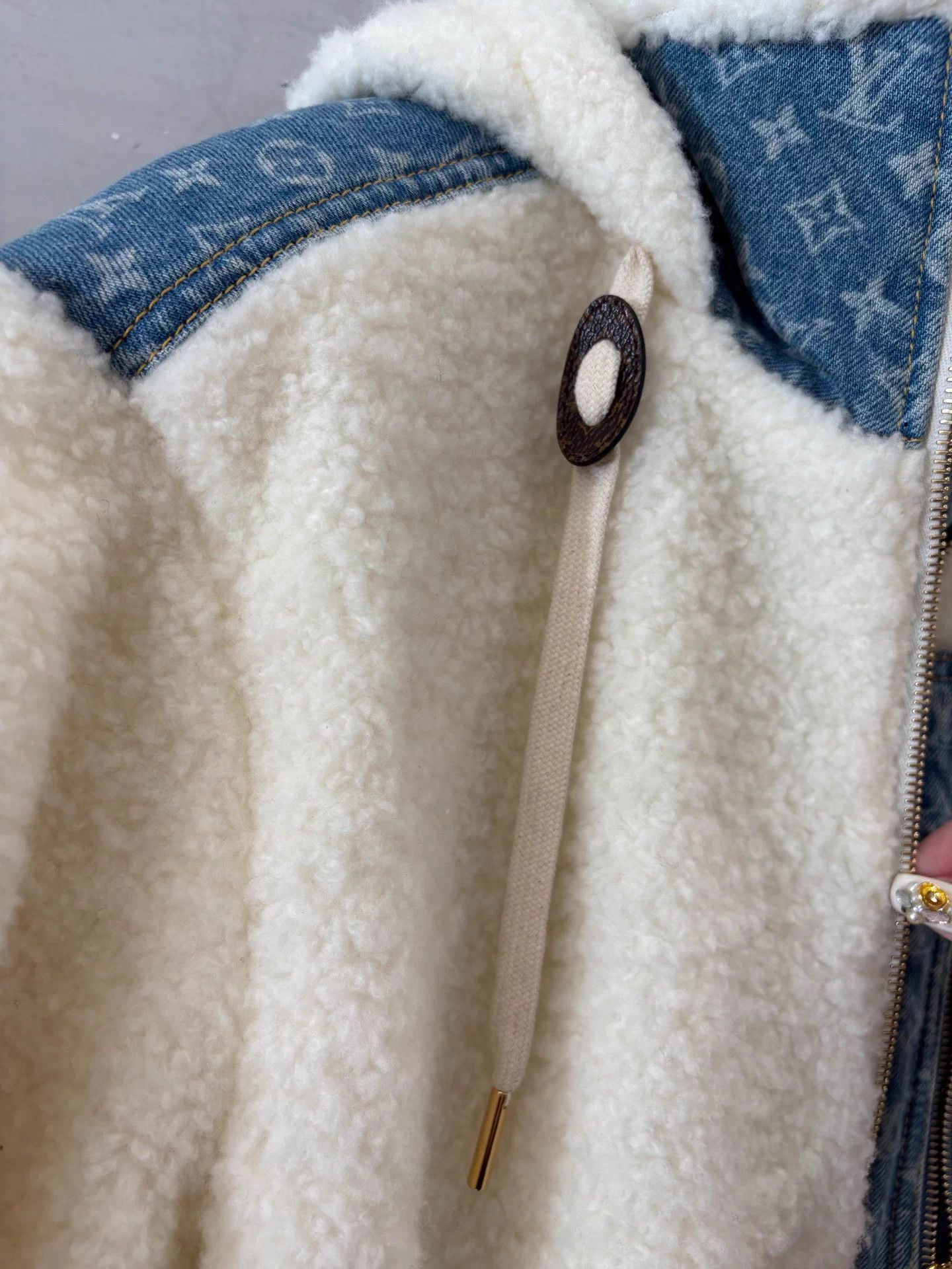 Louis Vuitton LV Snowboard Denim Logo White Shearling Jacket Size XS / US 0-2 / IT 36-38 - 3 Thumbnail