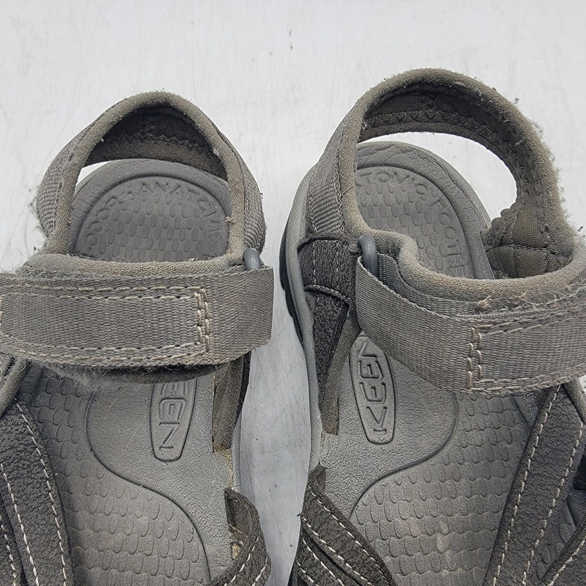 KEEN Keen Rose Womens Size 5 Gray Sandals Closed Toe Casual Walki Size US 5 / IT 35 - 9 Thumbnail