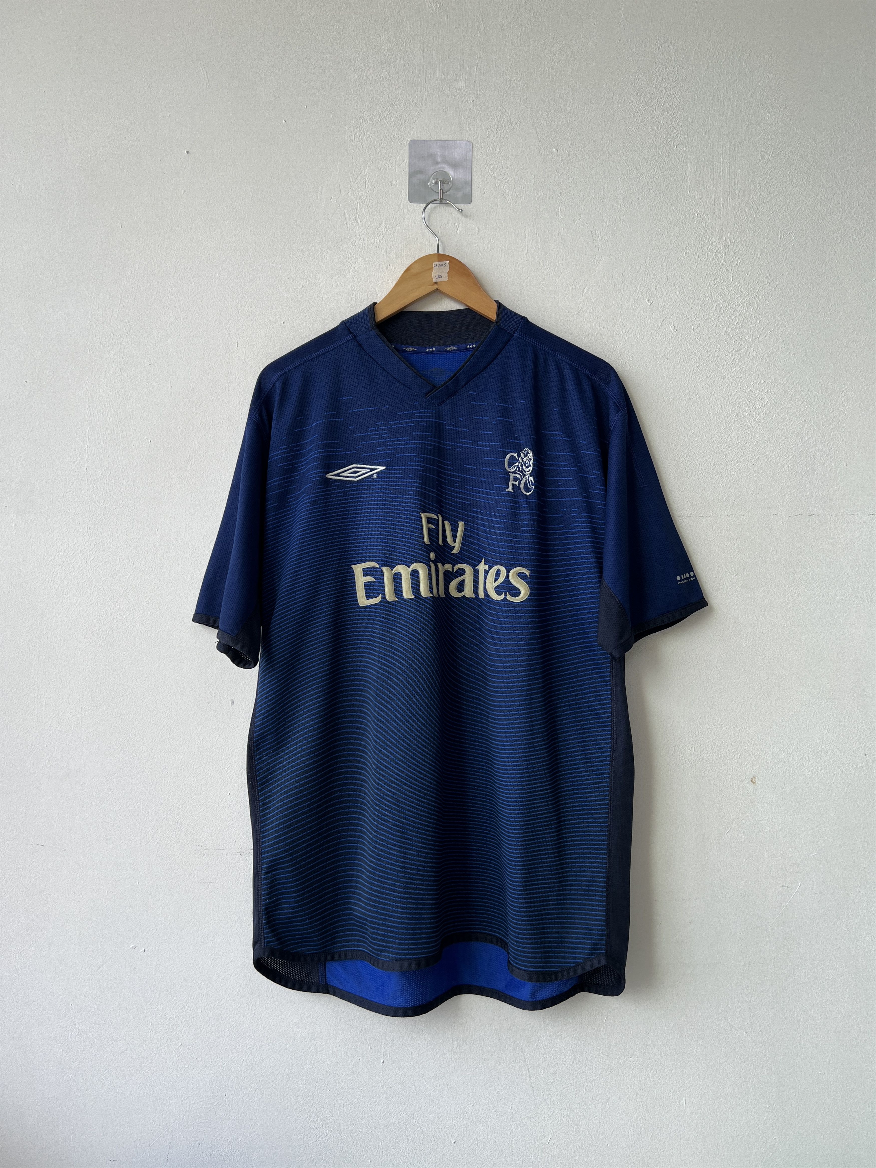 Umbro (L) Chelsea 2003-04 Training Kit Size US L / EU 52-54 / 3 - 1 Thumbnail