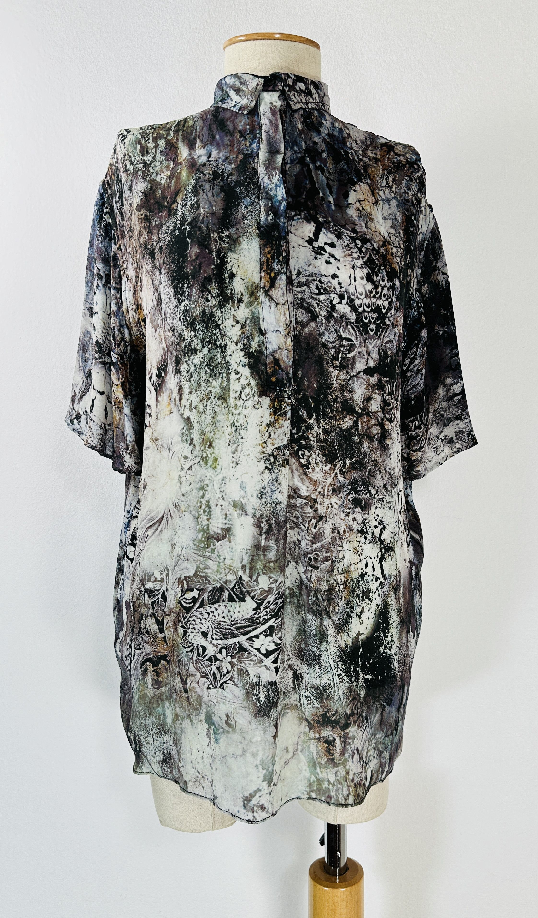 Noir Kei Ninomiya Silk Top Size XS / US 0-2 / IT 36-38 - 1 Thumbnail