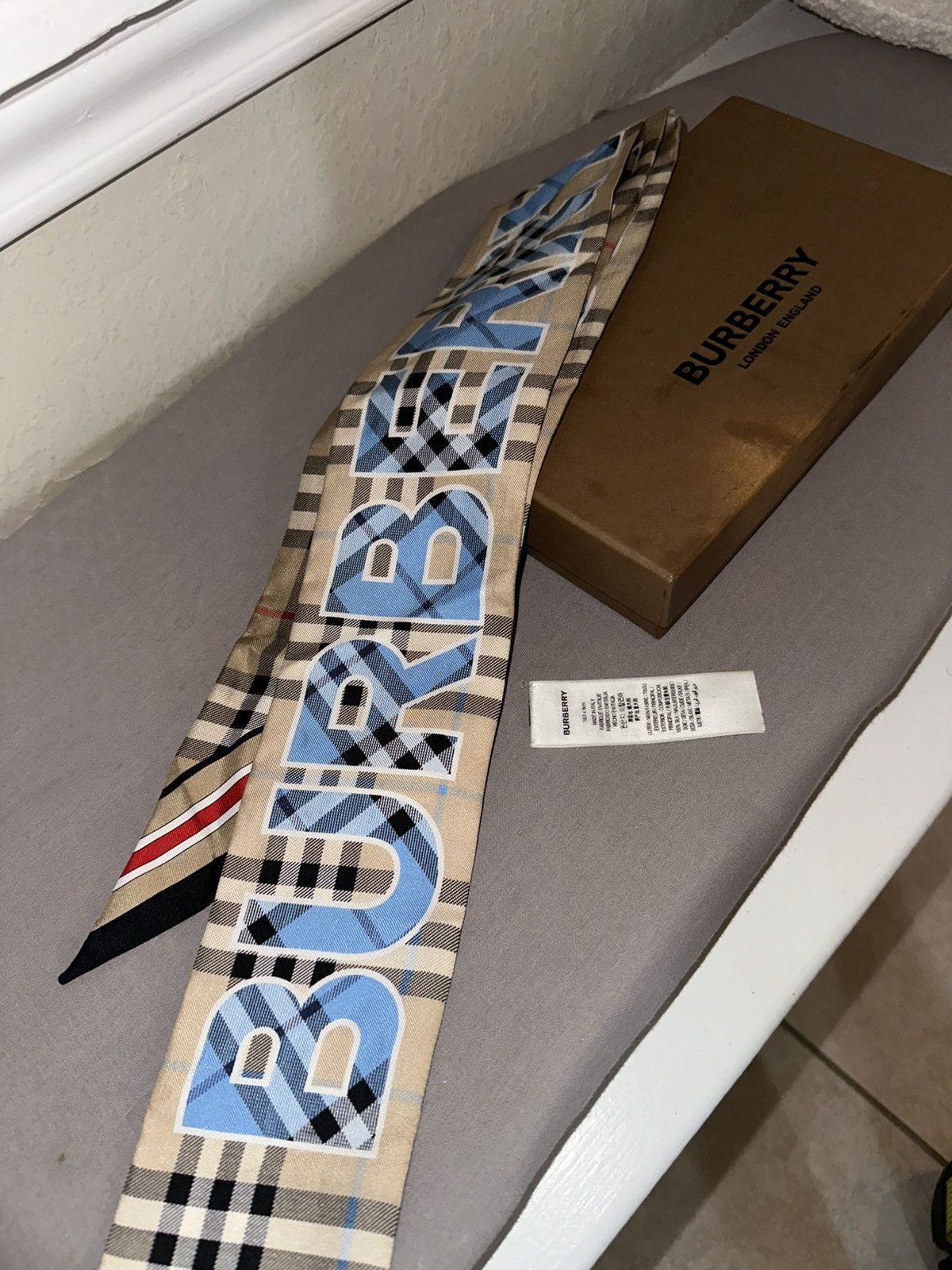 Burberry Burberry Scarf Size ONE SIZE - 2 Thumbnail