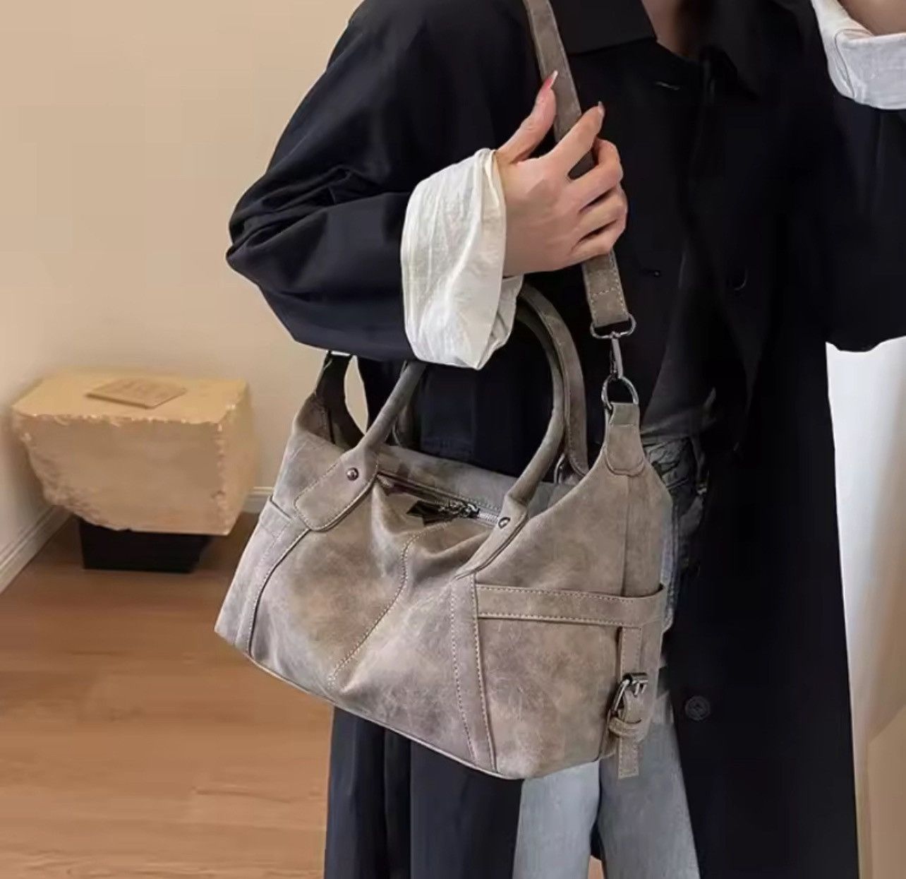 Japanese Brand × Vintage Retro PU Leather Shoulder Bag Size ONE SIZE - 1 Thumbnail
