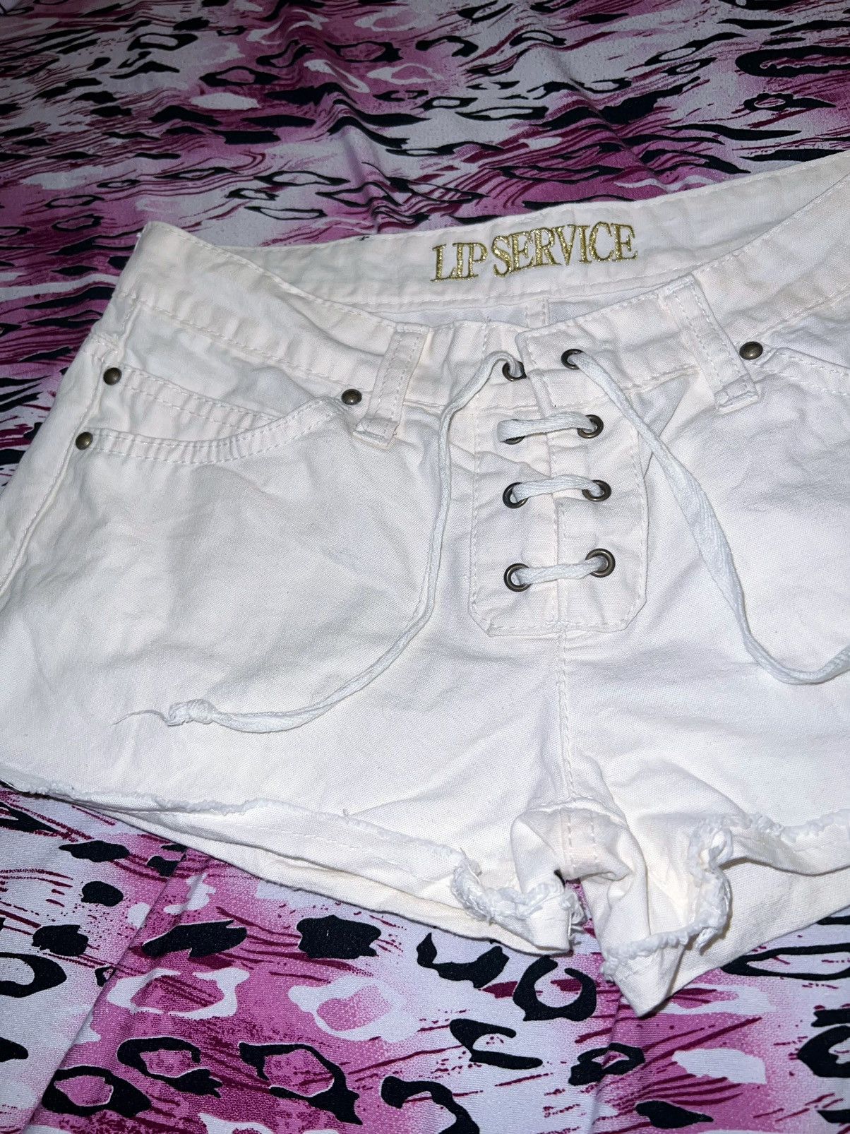 Lip Service Lip Service lace up shorts ➕🏴‍☠️ Size 26" / US 2 / IT 38 - 4 Thumbnail
