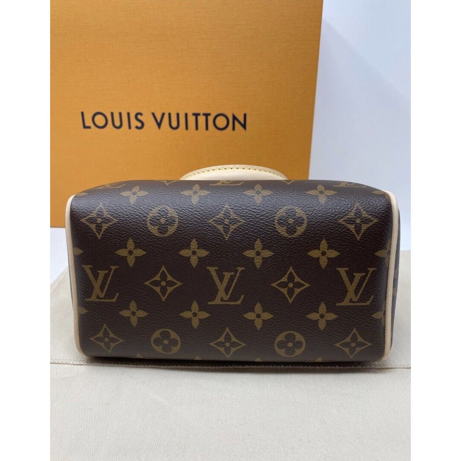 Louis Vuitton Louis Vuitton Speedy Bandouliere 20 Crossbody Fuchsia Size ONE SIZE - 8 Thumbnail