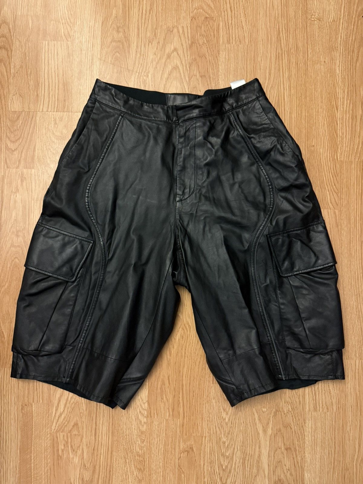 Ferrari Ferrari Lambskin Leather Shorts Size US 32 / EU 48 - 1 Thumbnail