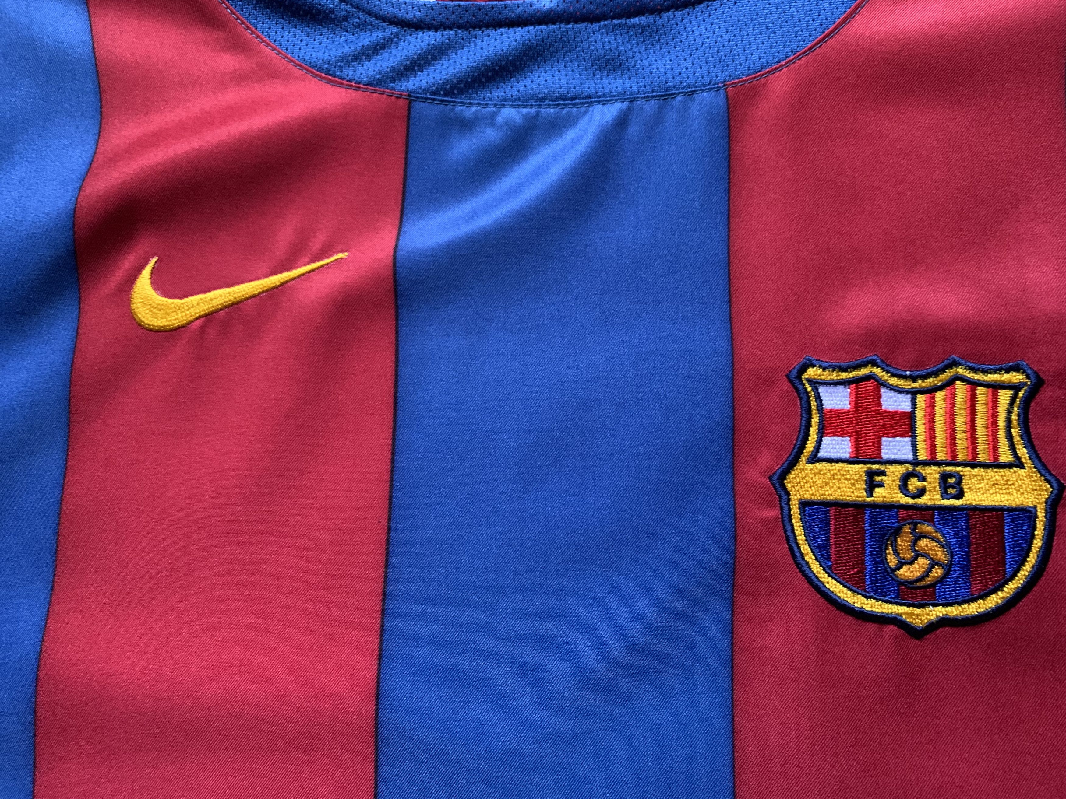 Nike Vintage Nike Barcelona Home Football Shirt 2004-2005 Size US XL / EU 56 / 4 - 6 Thumbnail