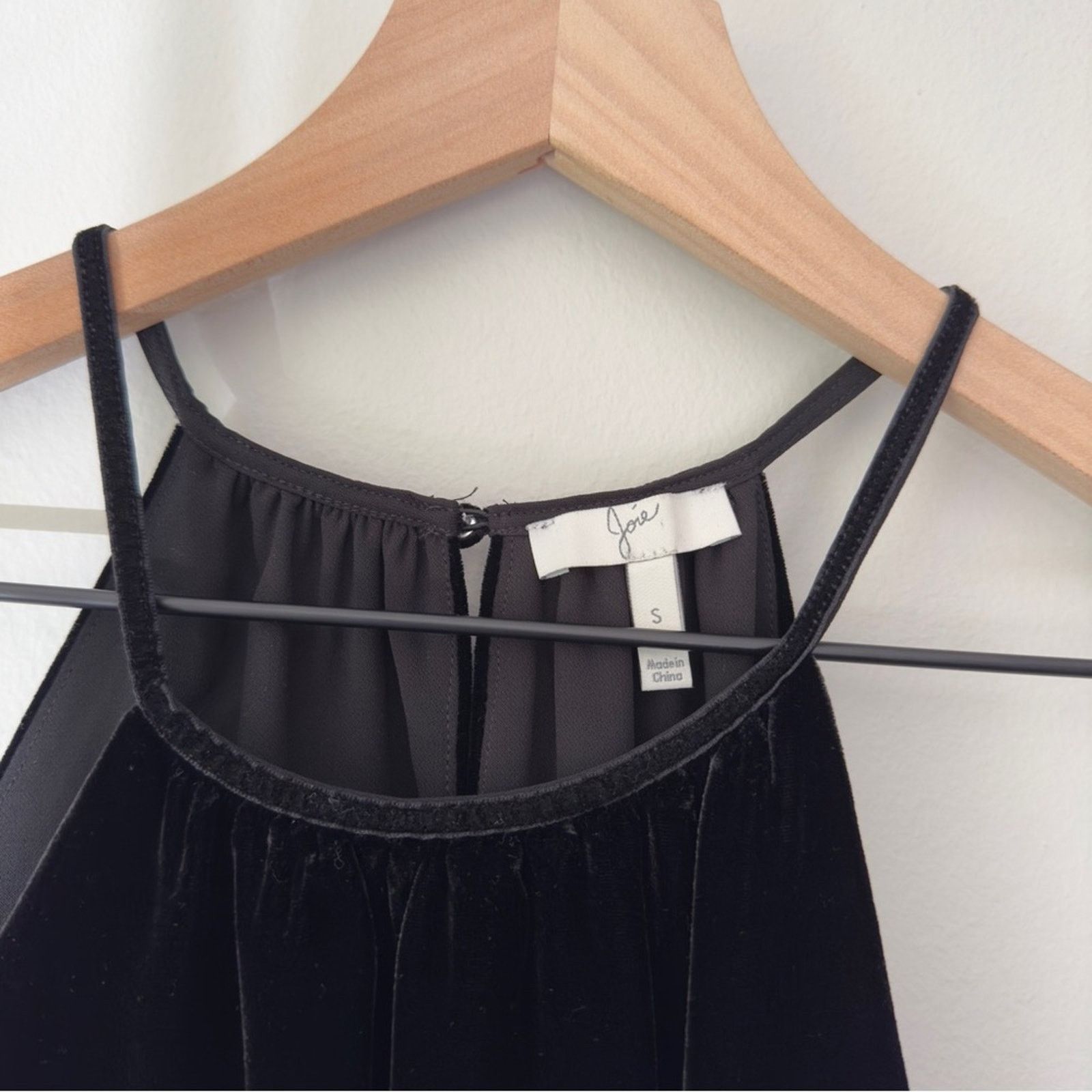 Joie Joie Silk Blend Velvet Tank Top Spaghetti Strap Button Lined Size S / US 4 / IT 40 - 3 Thumbnail