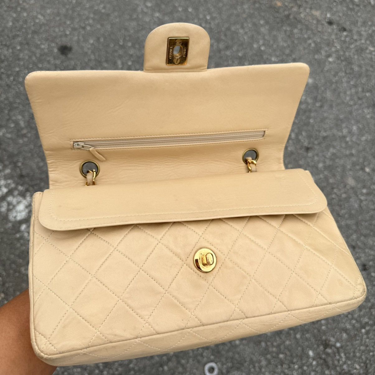 Chanel Chanel Medium Flap Beige Timeless Classic Vintage Shoulder Size ONE SIZE - 14 Thumbnail