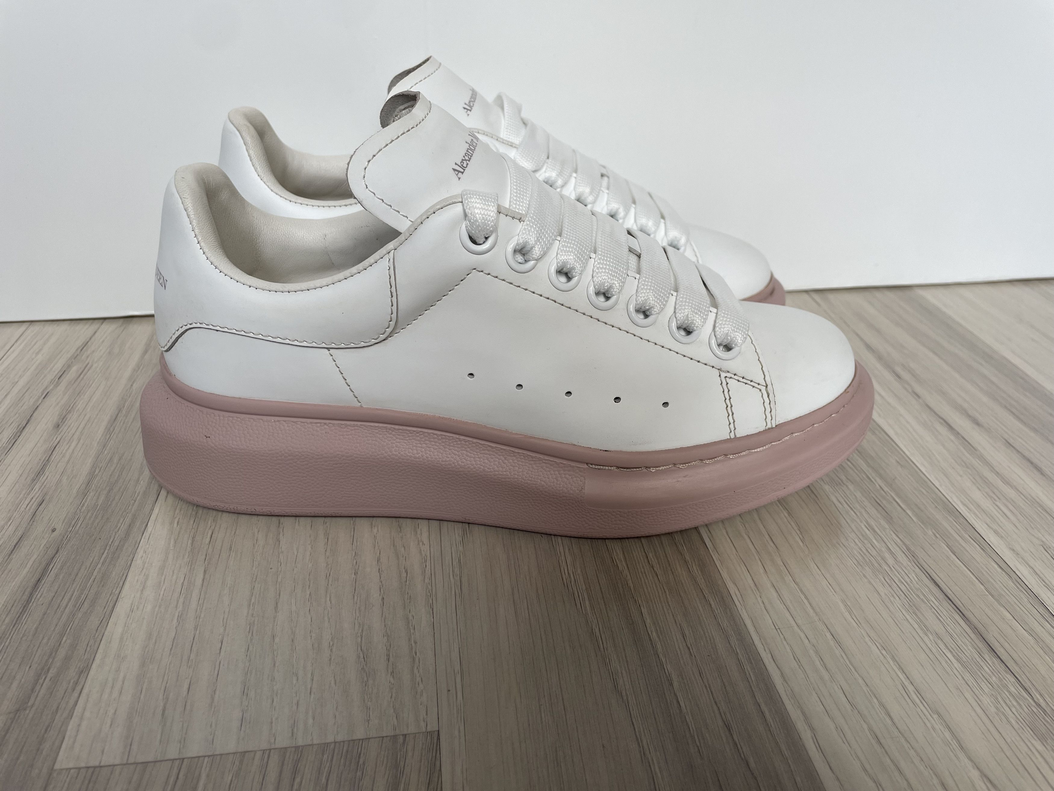 Alexander McQueen Alexander McQueen Oversized sneakers Size US 7.5 / IT 37.5 - 2 Thumbnail