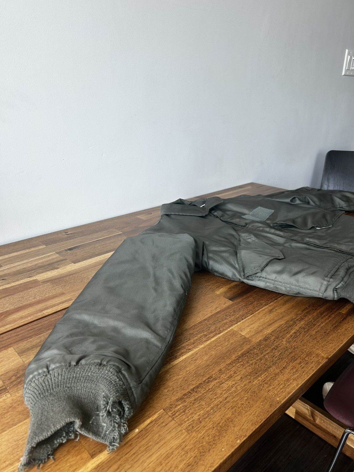 Vintage Distressed Military Bomber Jacket Olive Green Size US S / EU 44-46 / 1 - 17 Thumbnail