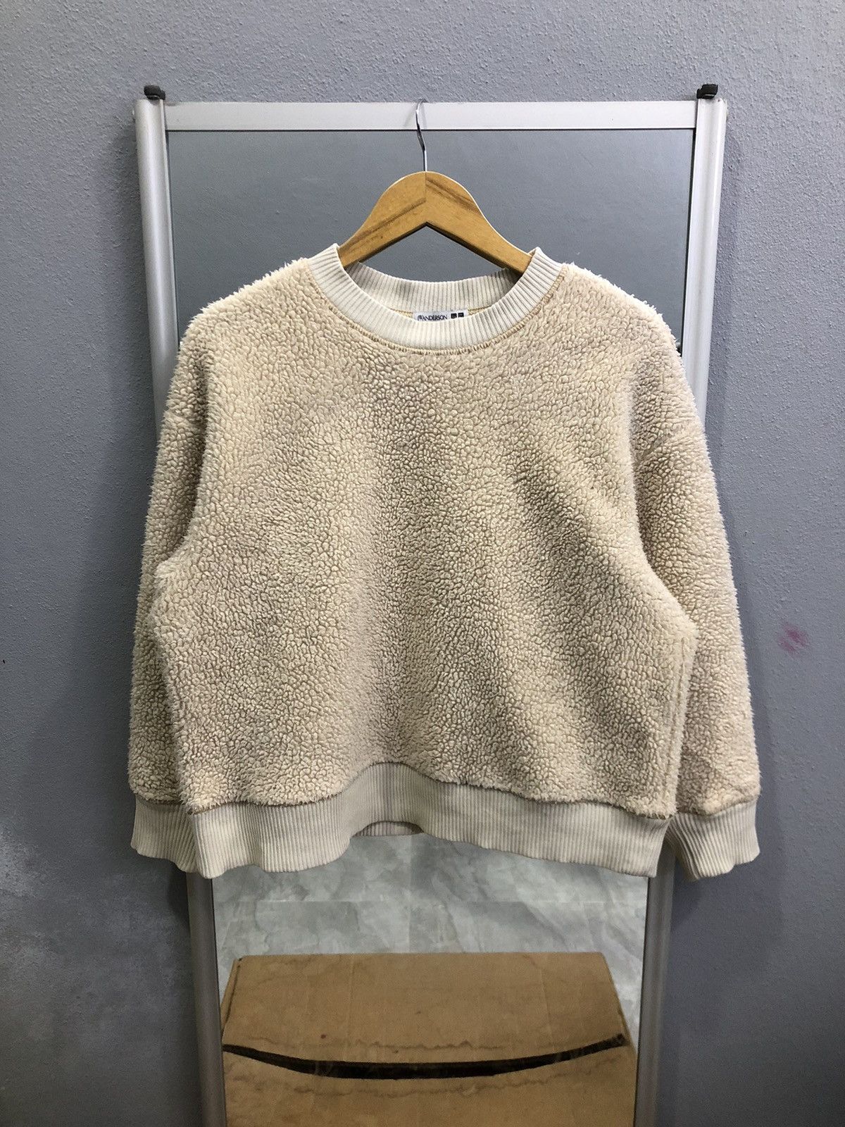 JW Anderson × Japanese Brand × Uniqlo Uniqlo JW Anderson fluffy fleece sweathirt Size M / US 6-8 / IT 42-44 - 1 Thumbnail