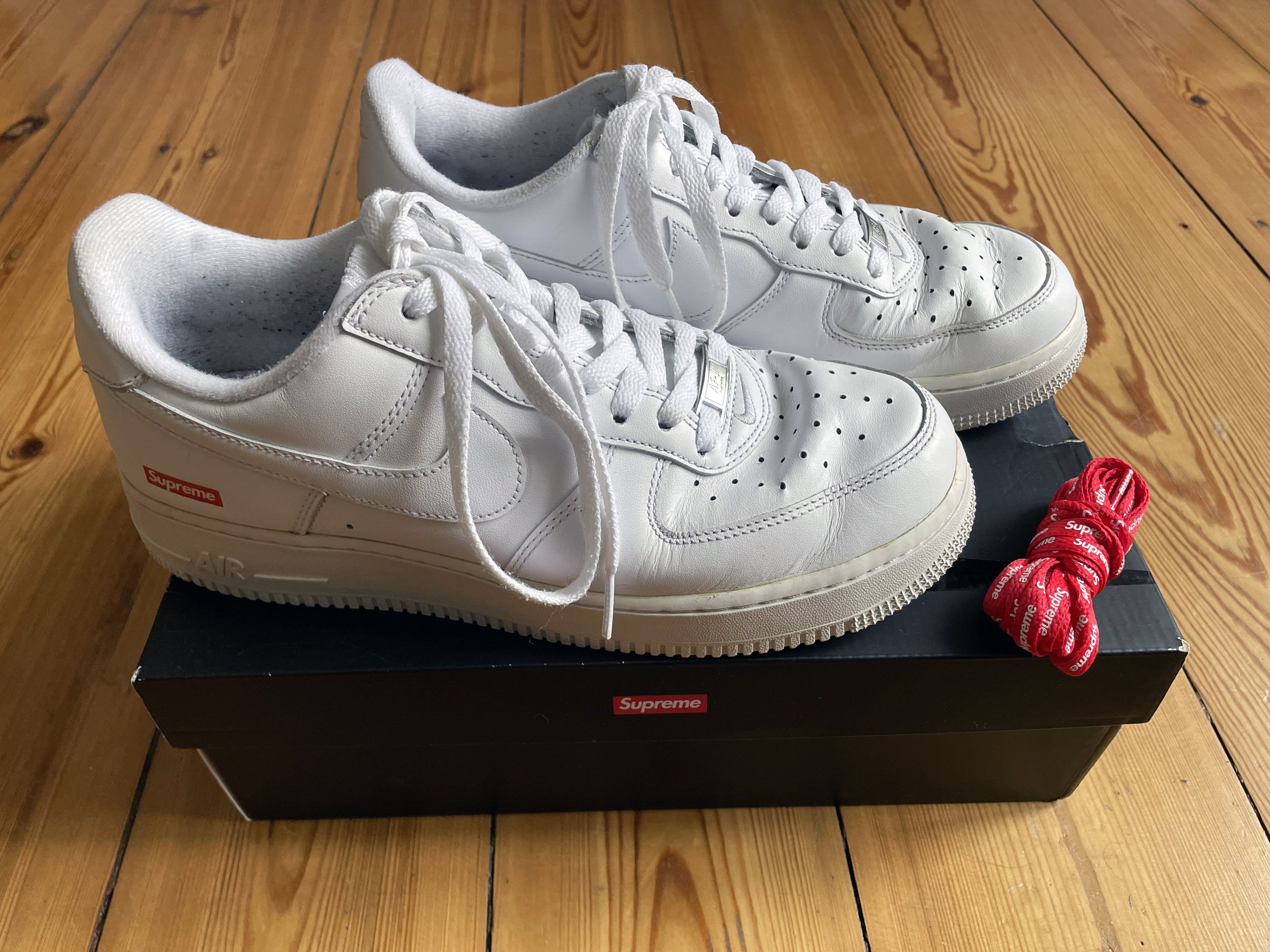 Nike Nike X Supreme Air Force 1 white EU 42,5 // US 9 | Grailed