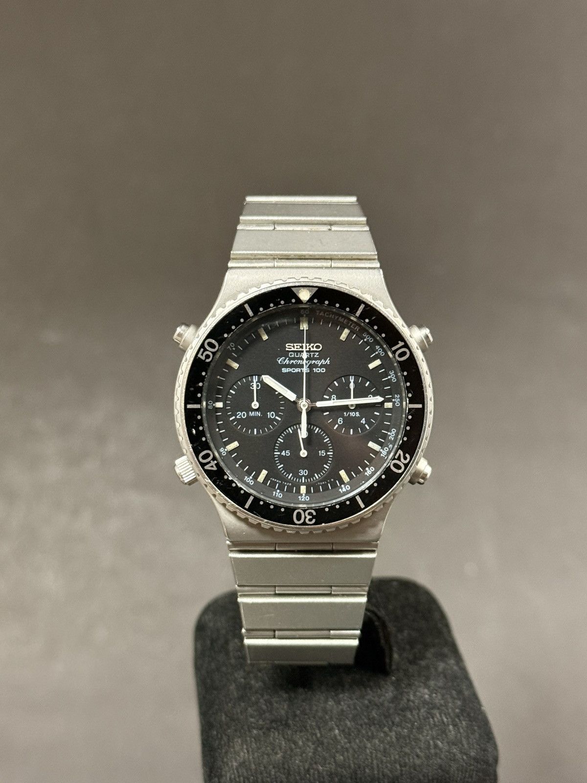 Seiko Chronograph 7A28-7049 Quartz MenS Watch in Black, Men's