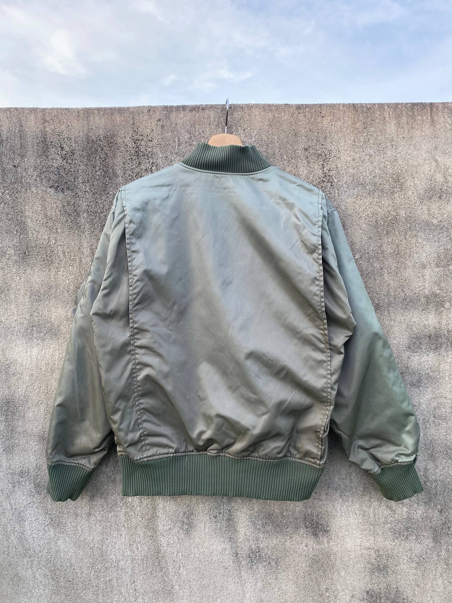 Vintage Vintage 80s Reversible MA-1 Bomber Jacket Camo/Sage Green Size US M / EU 48-50 / 2 - 4 Thumbnail