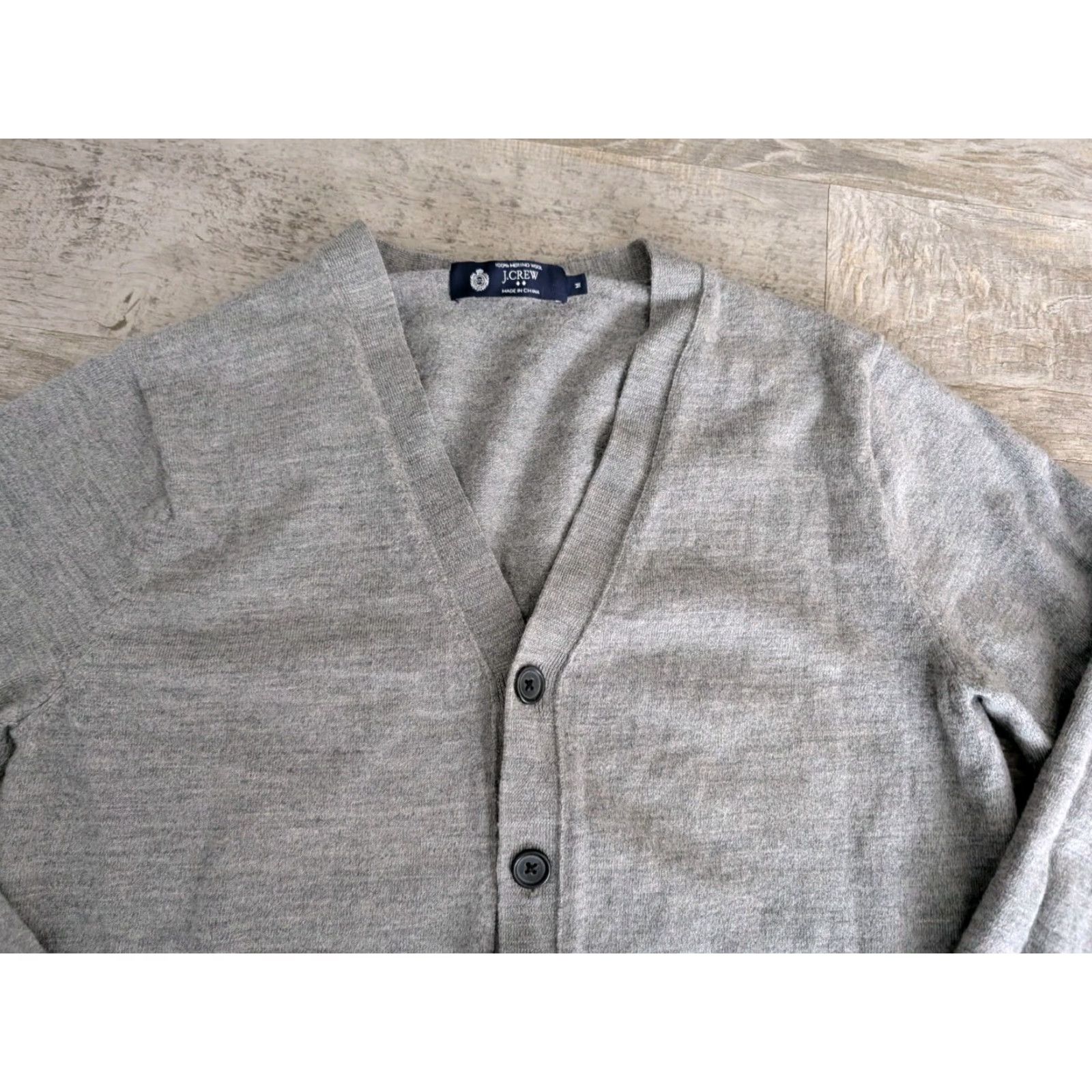 J.Crew J.CREW Cardigan Sweater Merino Wool Heritage Gray Medium Women Knit V-Neck Button Pockets All Seasons Lightweight Casual Formal 100% Merino Wool Size M / US 6-8 / IT 42-44 - 2 Thumbnail
