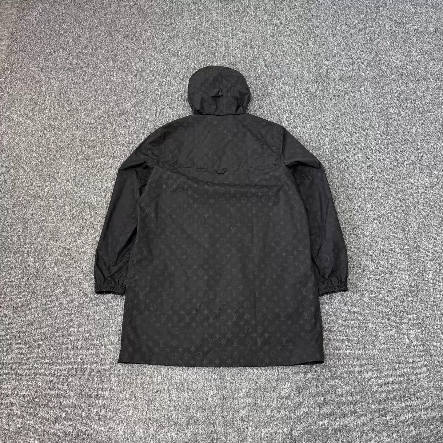 Louis Vuitton Louis Vuitton FW22 Long Zip Hooded Shell Jacket 50 (99N) Size US M / EU 48-50 / 2 - 2 Thumbnail