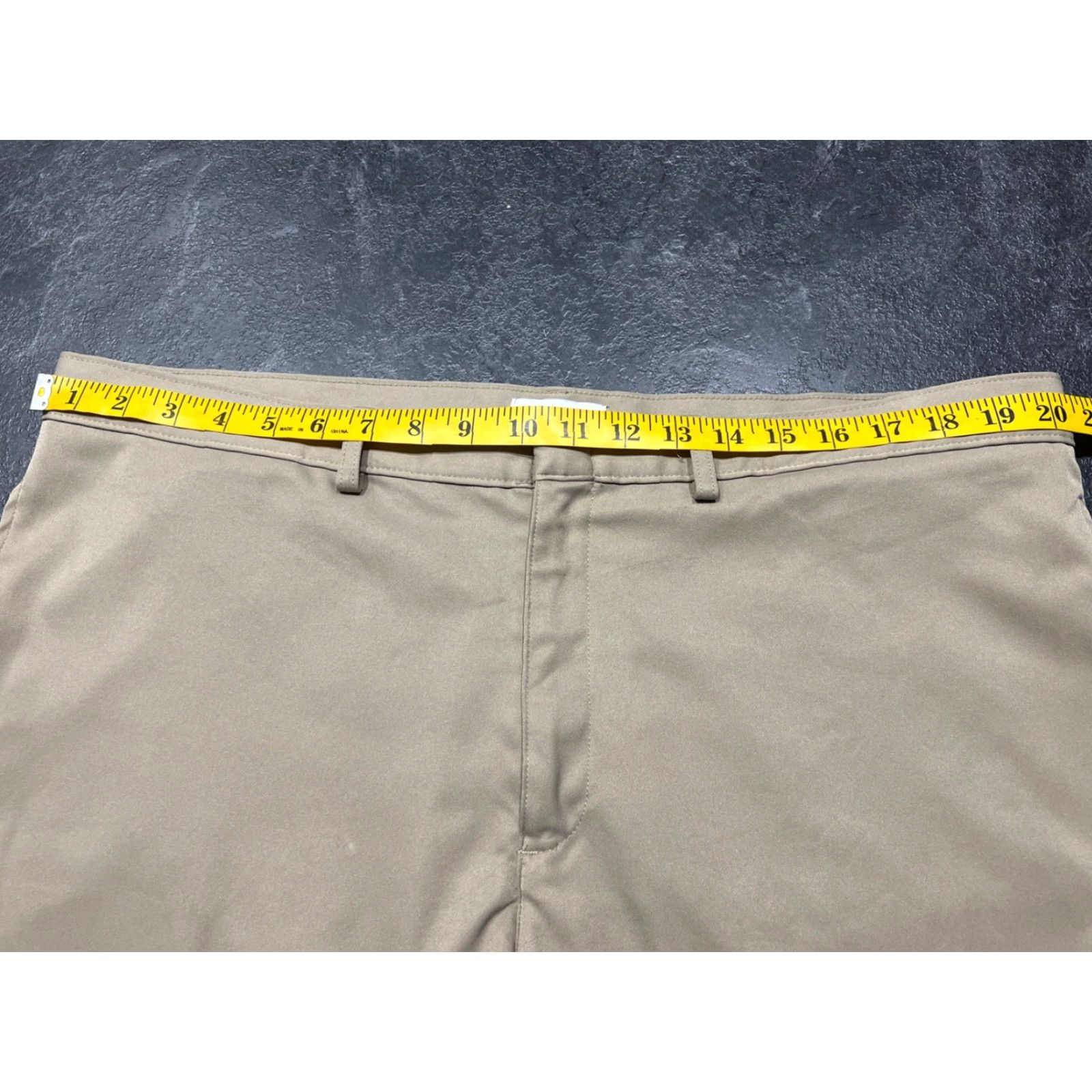 Vintage DENNIS M40 Mens Khaki Flat Front Stretch Twill Shorts Polyester | Regular Fit | 40 Waist | Beige, Solid, Chino, Casual Workwear Size US 40 / EU 56 - 4 Thumbnail