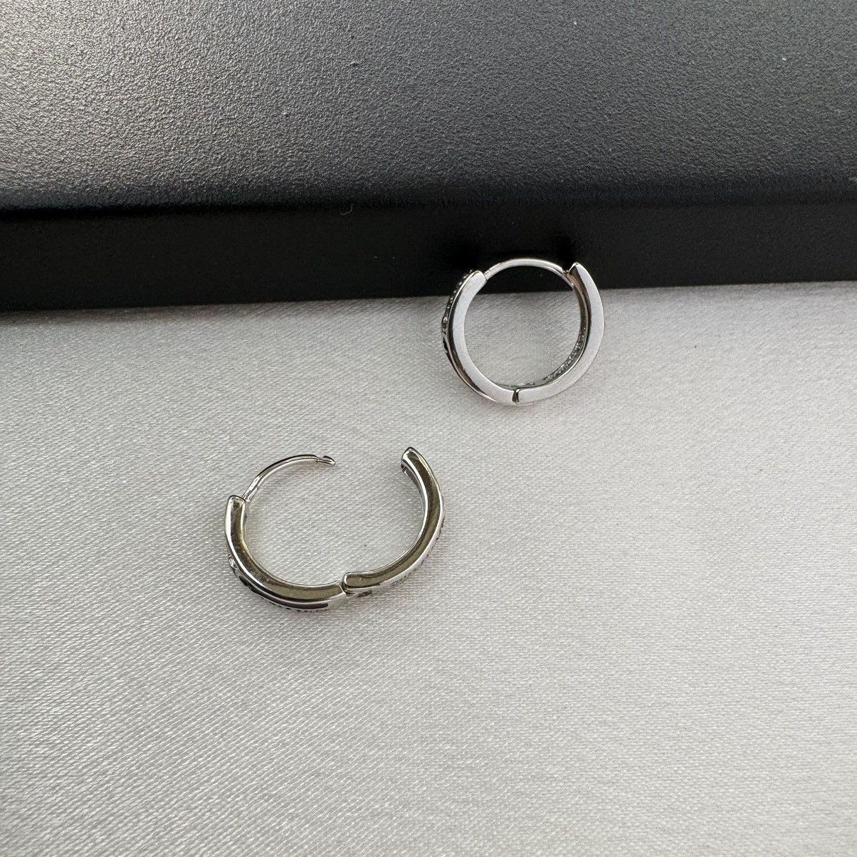 Other Small Hoop Earrings for Men Women Hip Hop Unisex Style Size ONE SIZE - 4 Thumbnail