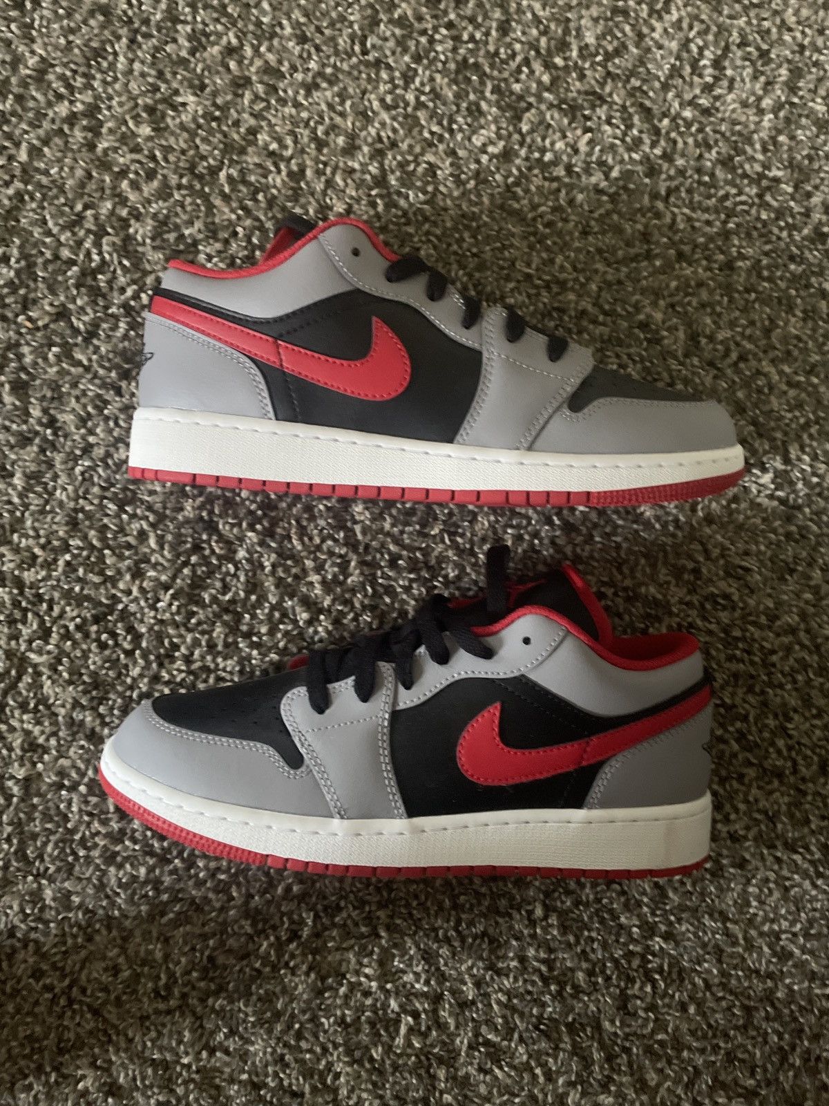 Jordan Brand Jordan 1 low “Cement fire red” Size US 6.5 / EU 39-40 - 1 Thumbnail