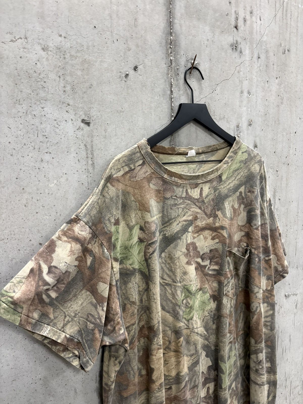 Vintage Vintage Blank Shirt Camo Faded Distressed Grunge Band Boxy Size US XXL / EU 58 / 5 - 2 Thumbnail