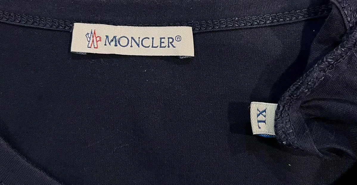 Moncler MONCLER MAGLIA DOUBLE LOGO GRAPHIC DARK BLUE TSHIRT Size XL / US 12-14 / IT 48-50 - 5 Thumbnail