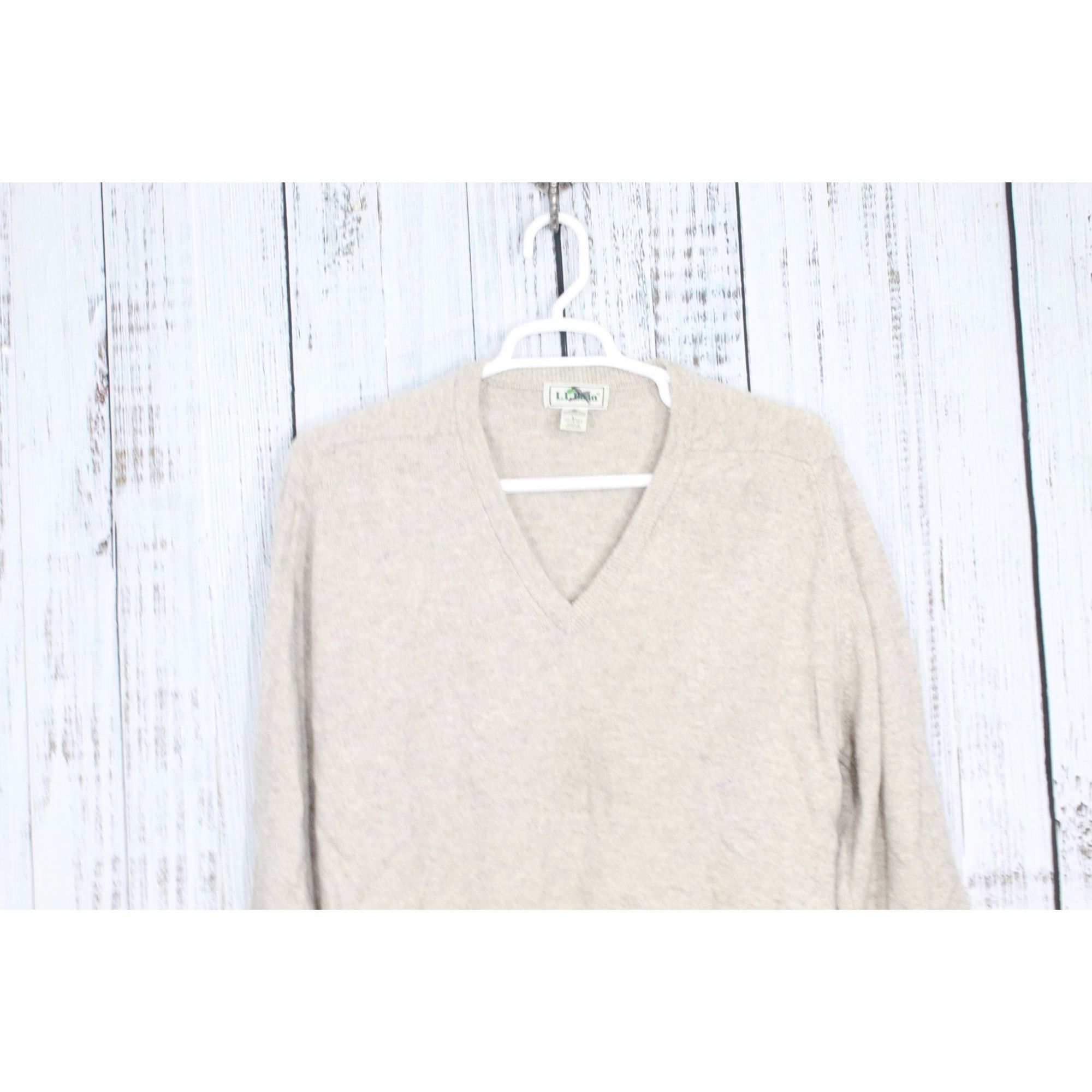 L.L. Bean Vintage LL Bean Lambswool V-Neck Sweater Tan L Size US L / EU 52-54 / 3 - 6 Thumbnail
