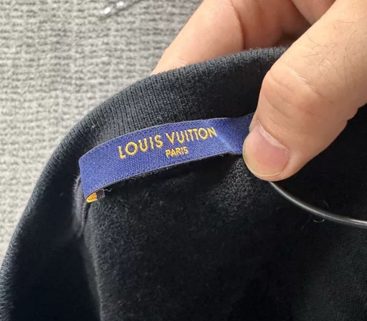 Louis Vuitton LOUIS VUITTON LV Black Embossed Presbyopia Hoodie Size US L / EU 52-54 / 3 - 3 Thumbnail